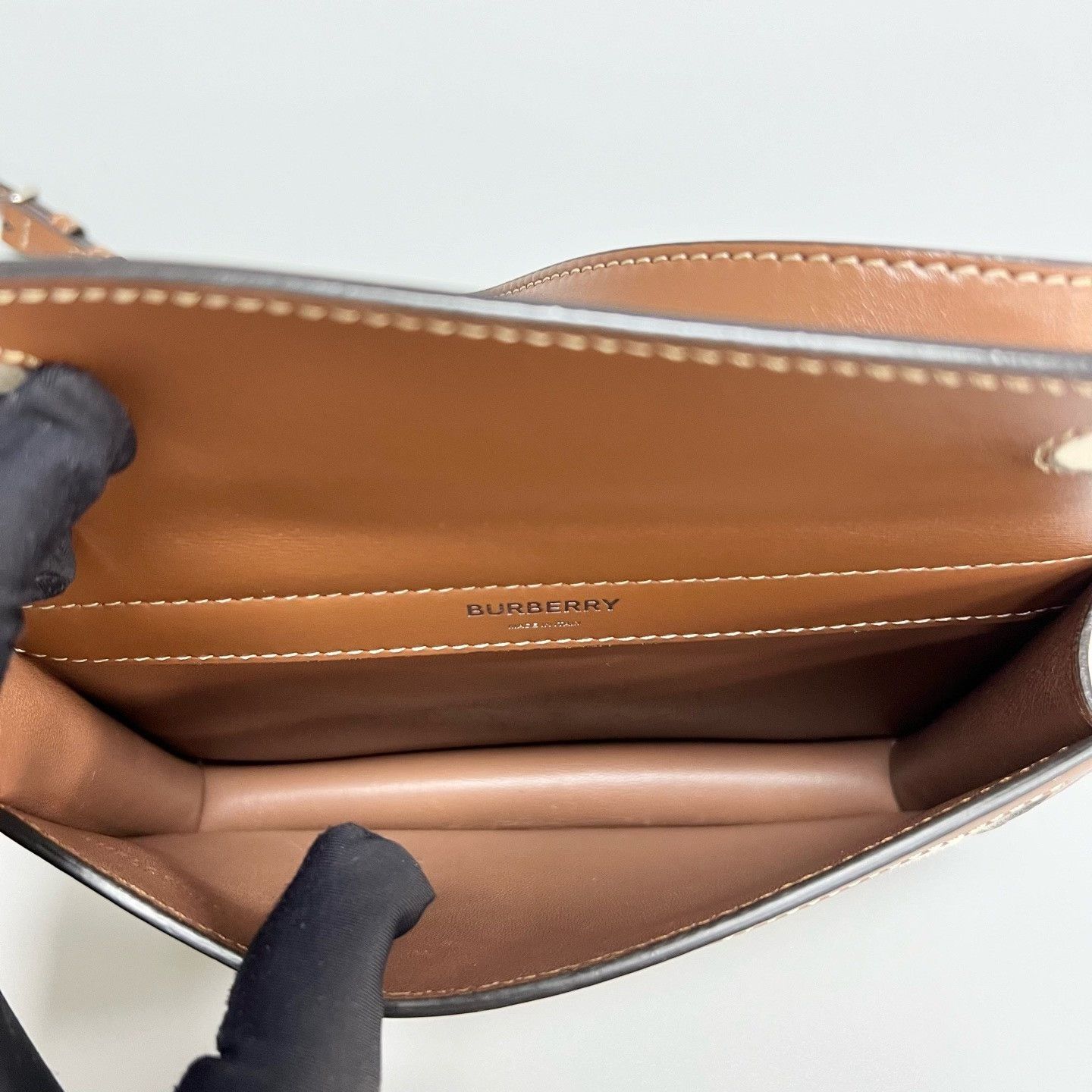 Burberry Pre-loved Bag Very good condition Size ONE SIZE - 9 Thumbnail