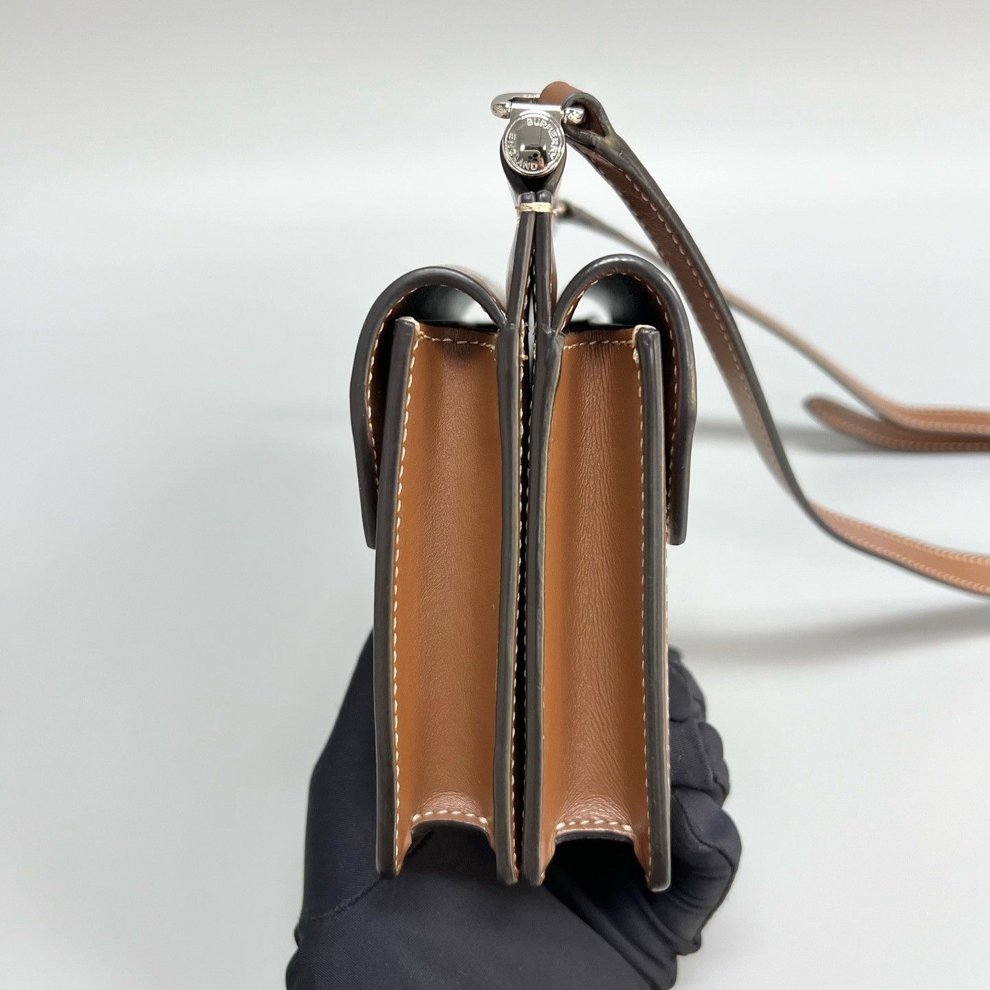 Burberry Pre-loved Bag Very good condition Size ONE SIZE - 6 Thumbnail