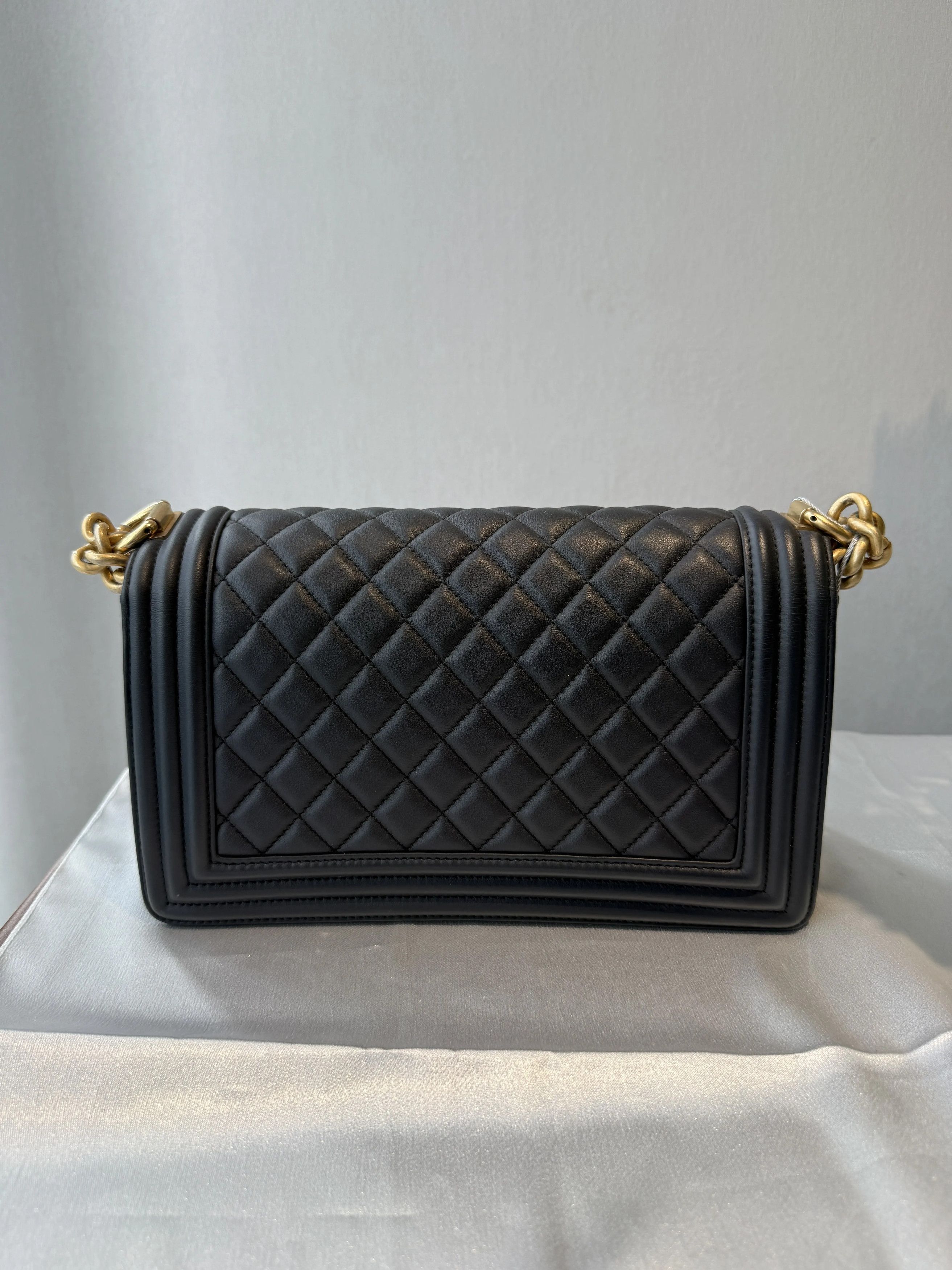 Chanel Pre-loved Bag Very good condition Size ONE SIZE - 2 Thumbnail