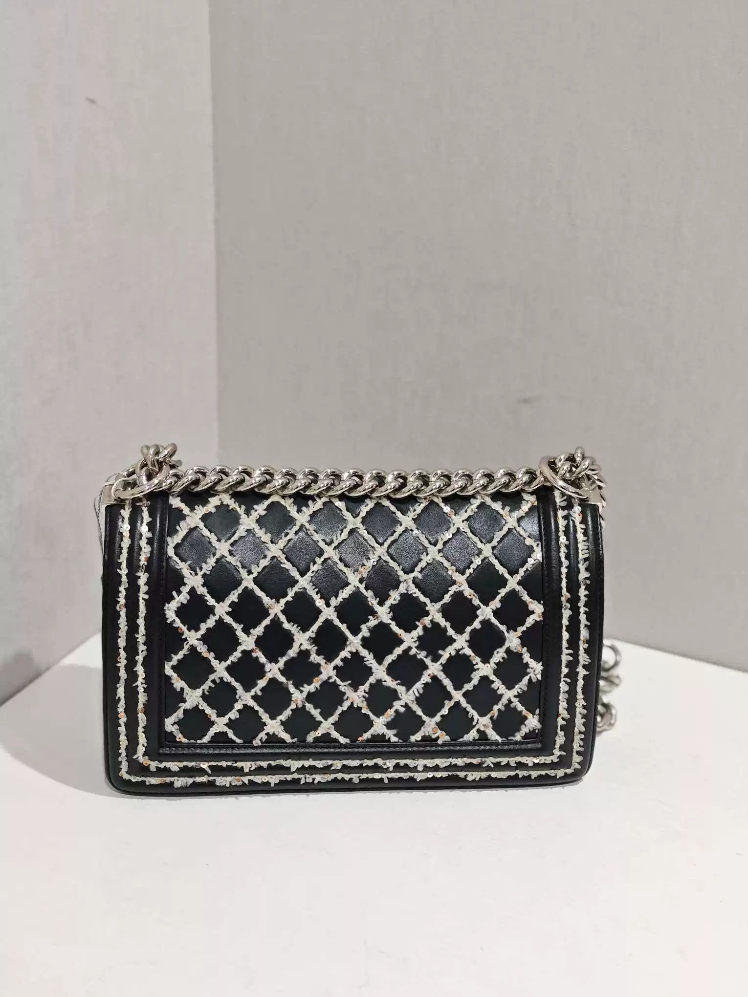 Chanel Pre-loved Bag Very good condition Size ONE SIZE - 2 Thumbnail
