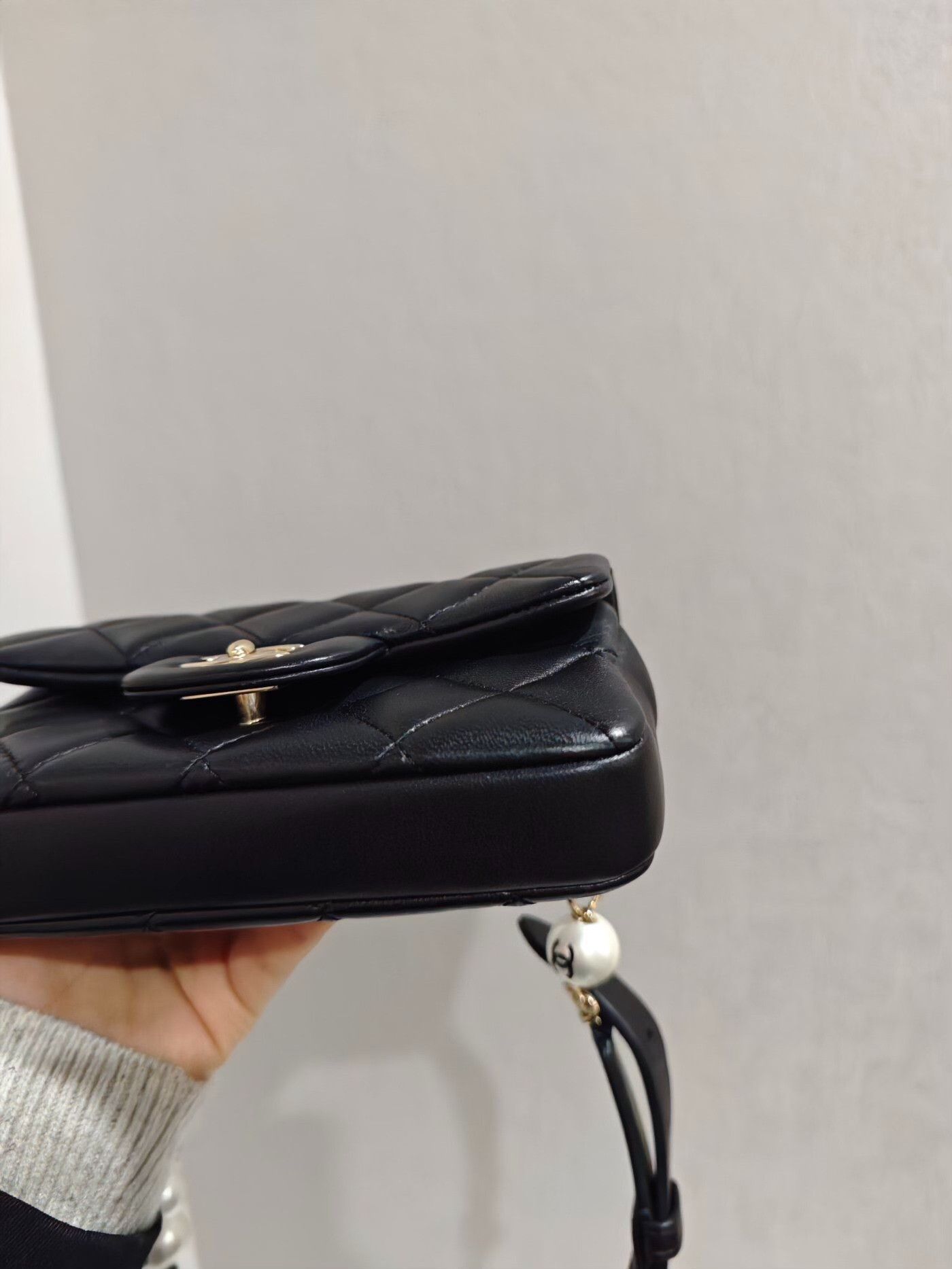 Chanel Pre-loved Bag Very good condition Size ONE SIZE - 5 Thumbnail