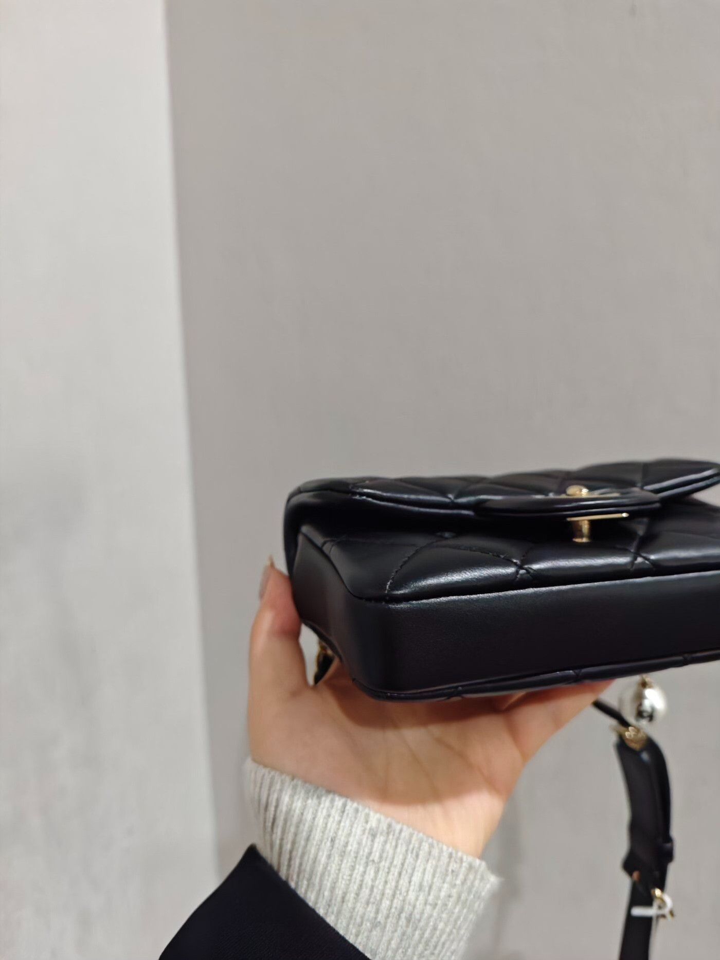 Chanel Pre-loved Bag Very good condition Size ONE SIZE - 4 Thumbnail