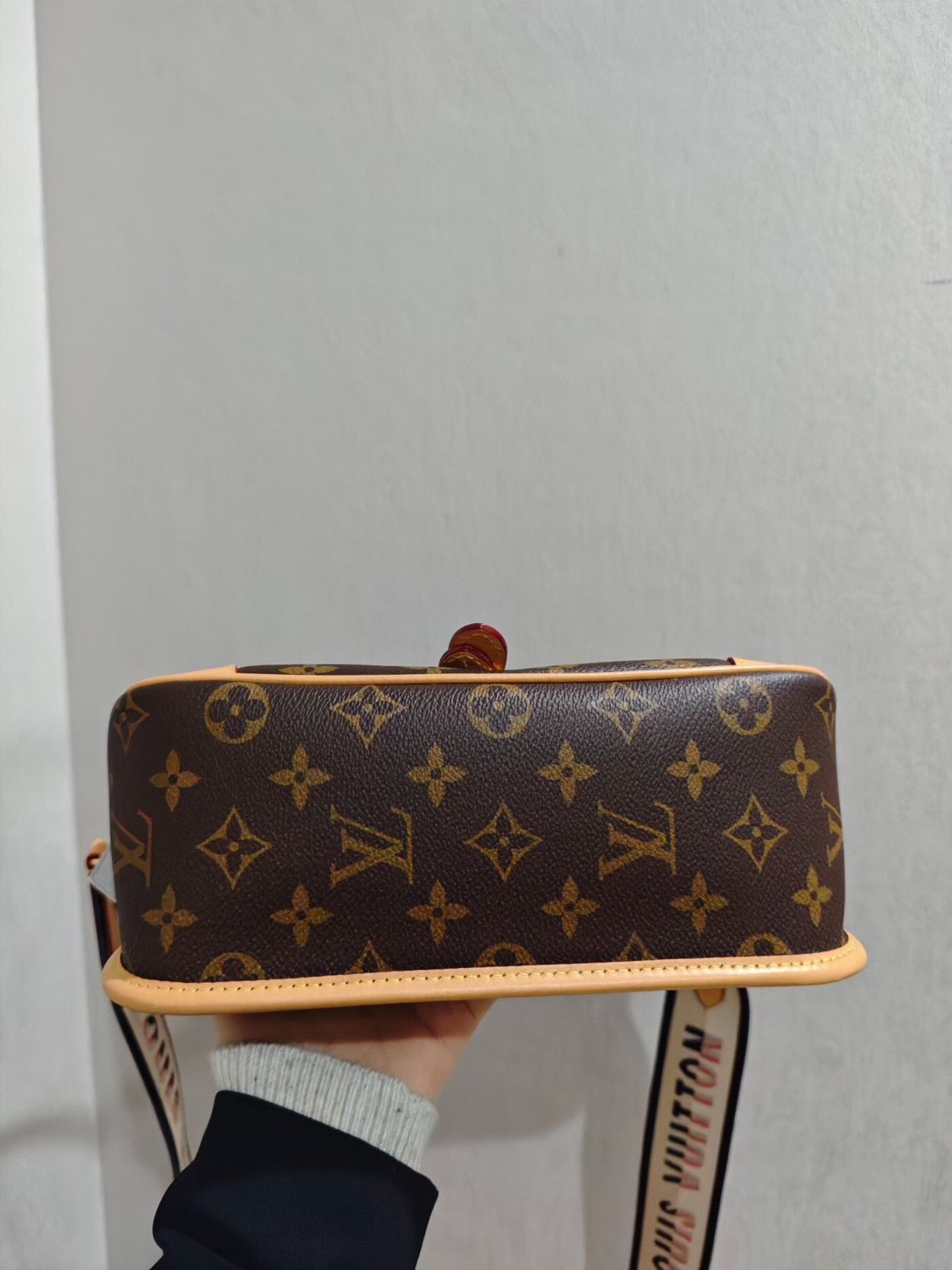 Louis Vuitton Pre-loved Bag Very good condition Size ONE SIZE - 3 Thumbnail