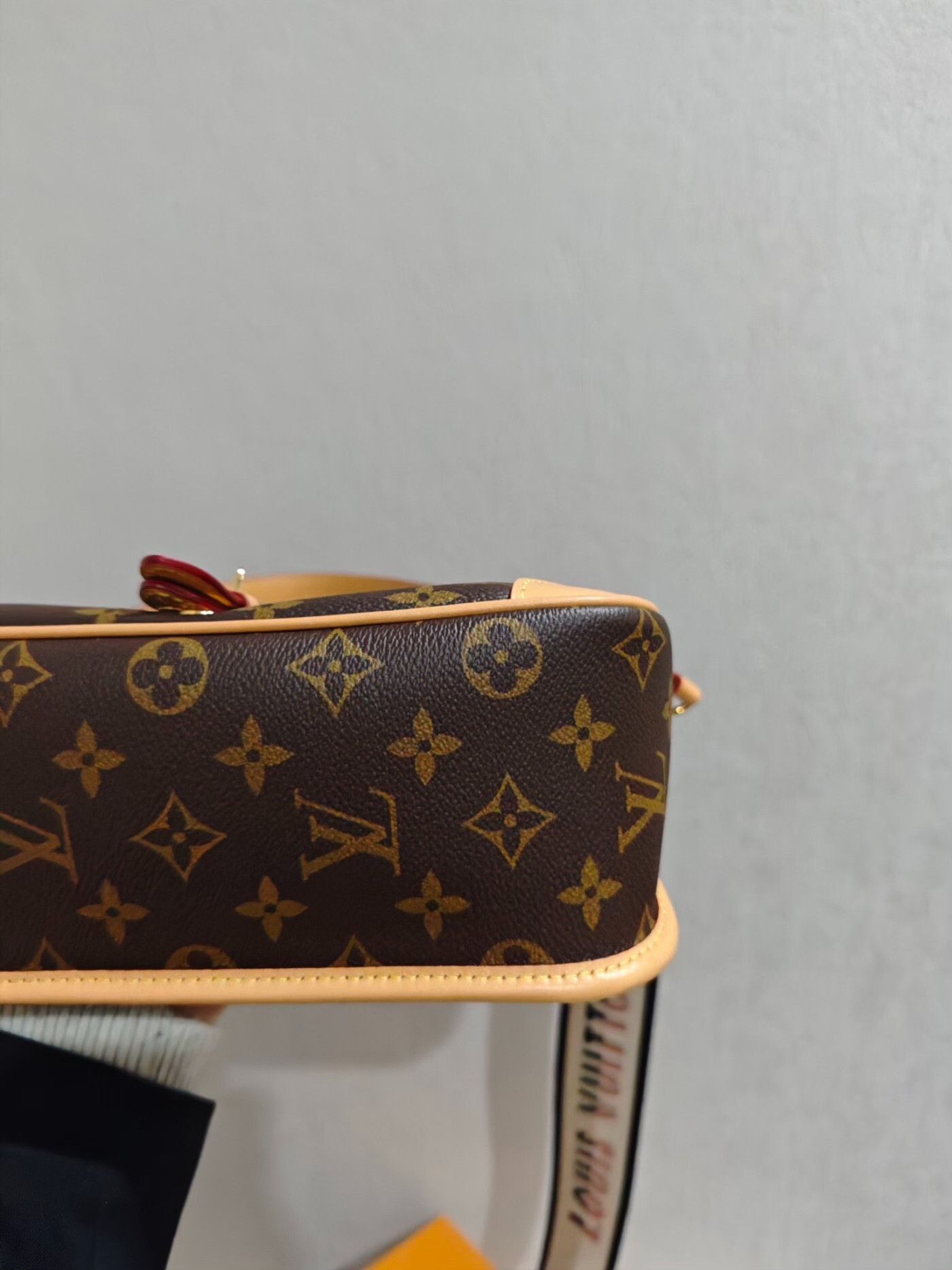 Louis Vuitton Pre-loved Bag Very good condition Size ONE SIZE - 5 Thumbnail