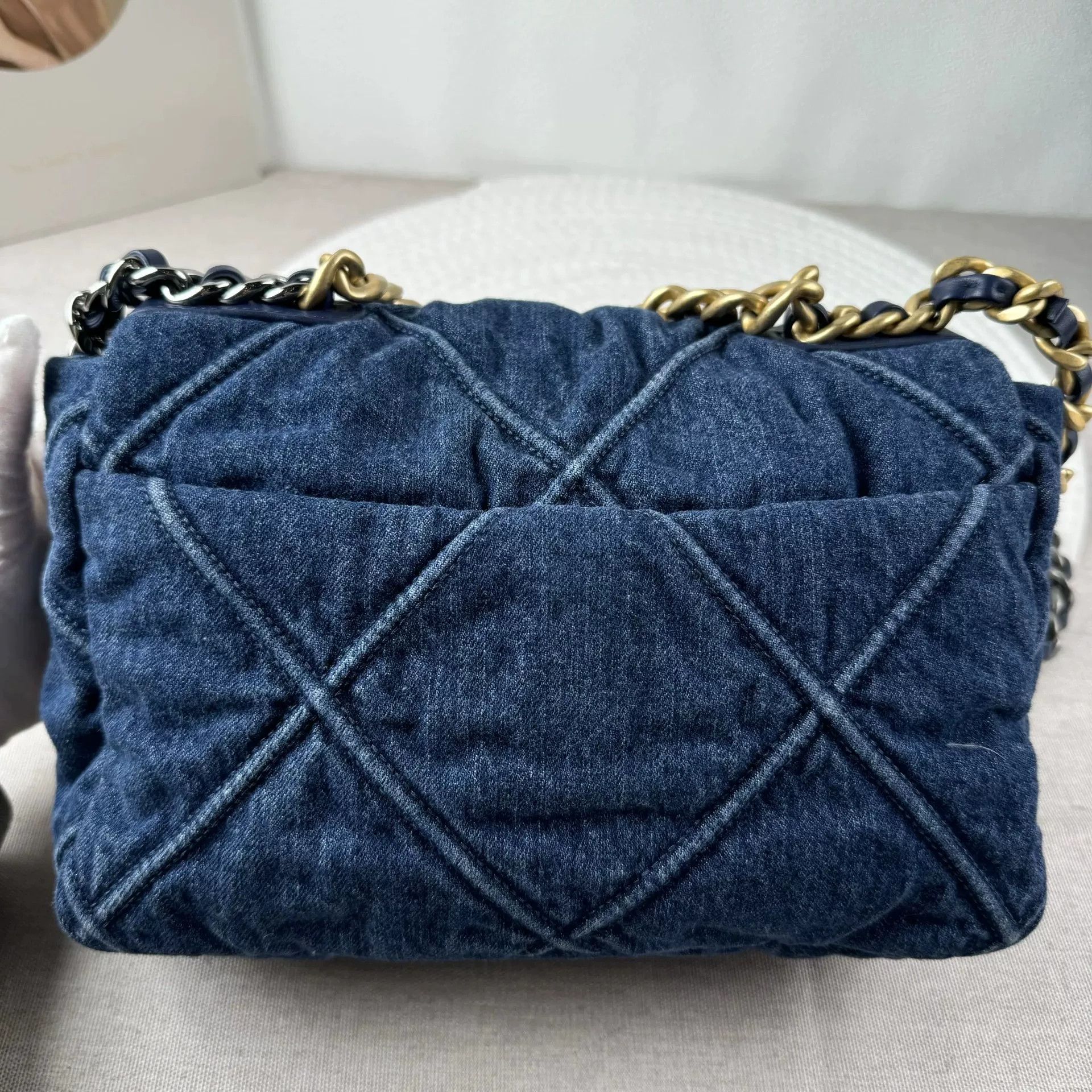 Chanel Pre-loved Bag Very good condition Size ONE SIZE - 3 Thumbnail