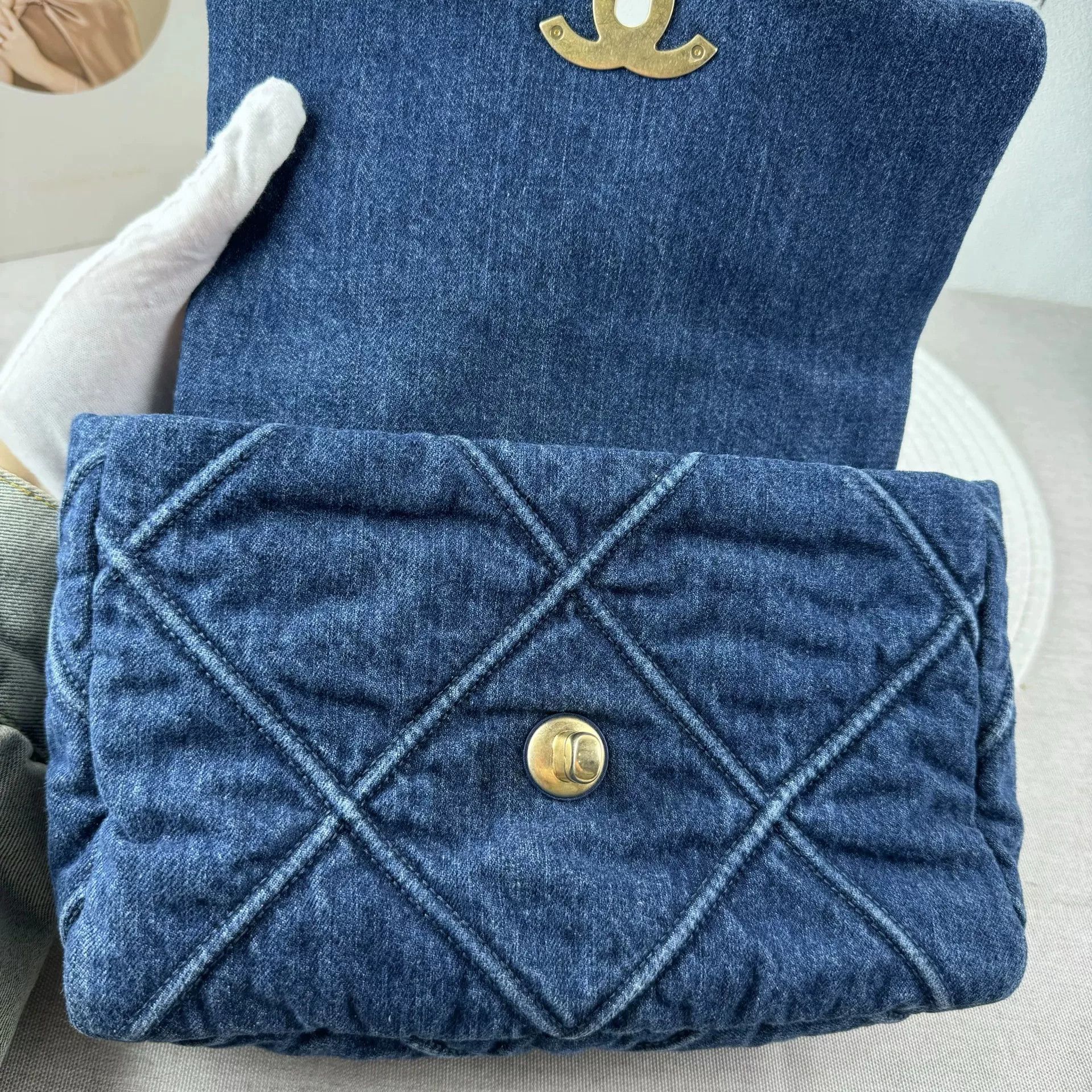 Chanel Pre-loved Bag Very good condition Size ONE SIZE - 5 Thumbnail