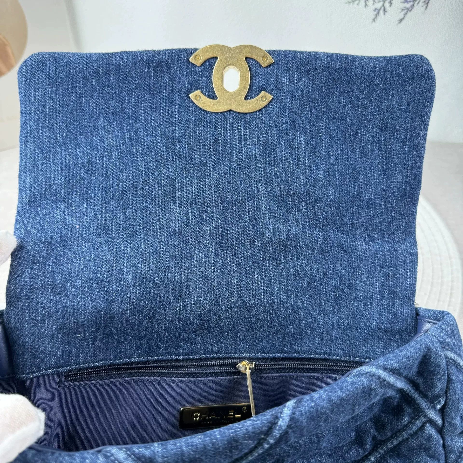 Chanel Pre-loved Bag Very good condition Size ONE SIZE - 8 Thumbnail