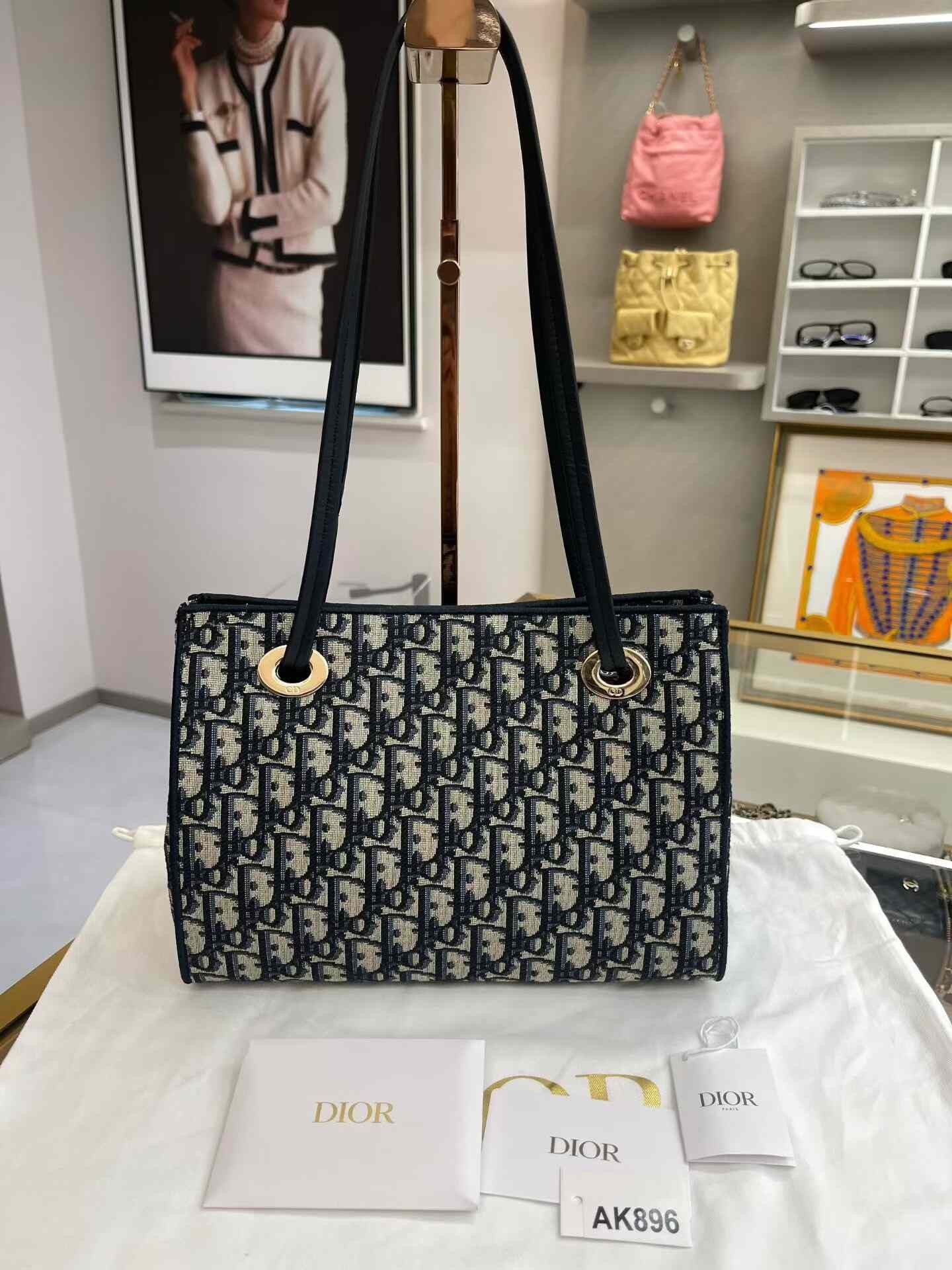 Dior Pre-loved Bag Very good condition Size ONE SIZE - 4 Thumbnail