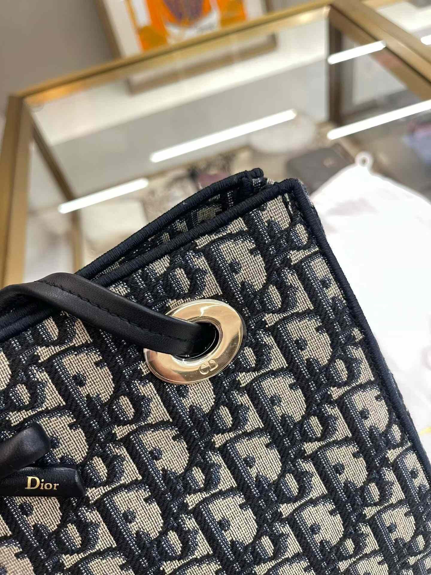 Dior Pre-loved Bag Very good condition Size ONE SIZE - 5 Thumbnail