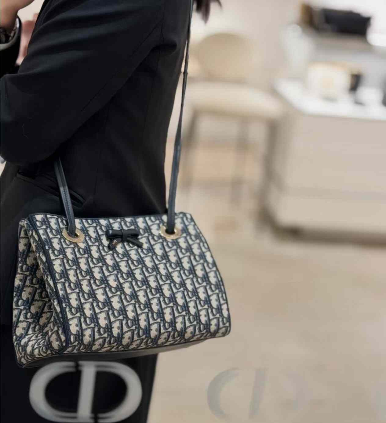 Dior Pre-loved Bag Very good condition Size ONE SIZE - 9 Thumbnail