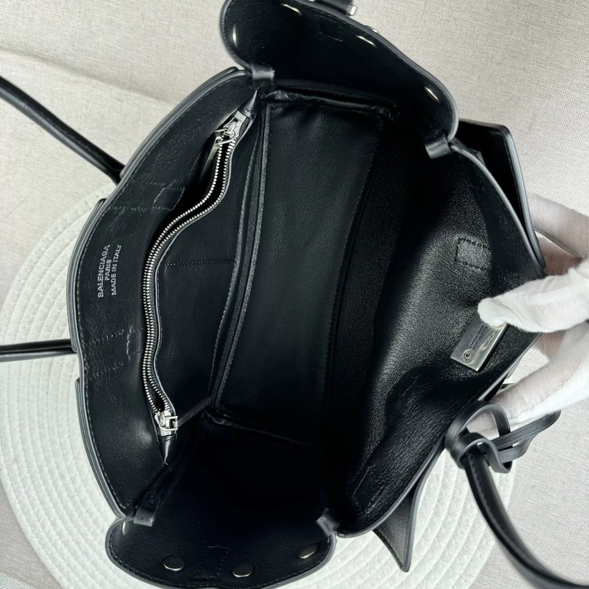 Balenciaga Pre-loved Bag Very good condition Size ONE SIZE - 8 Thumbnail