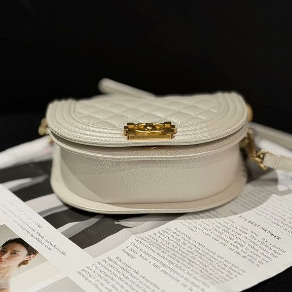 Chanel Pre-loved Bag Very good condition Size ONE SIZE - 5 Thumbnail