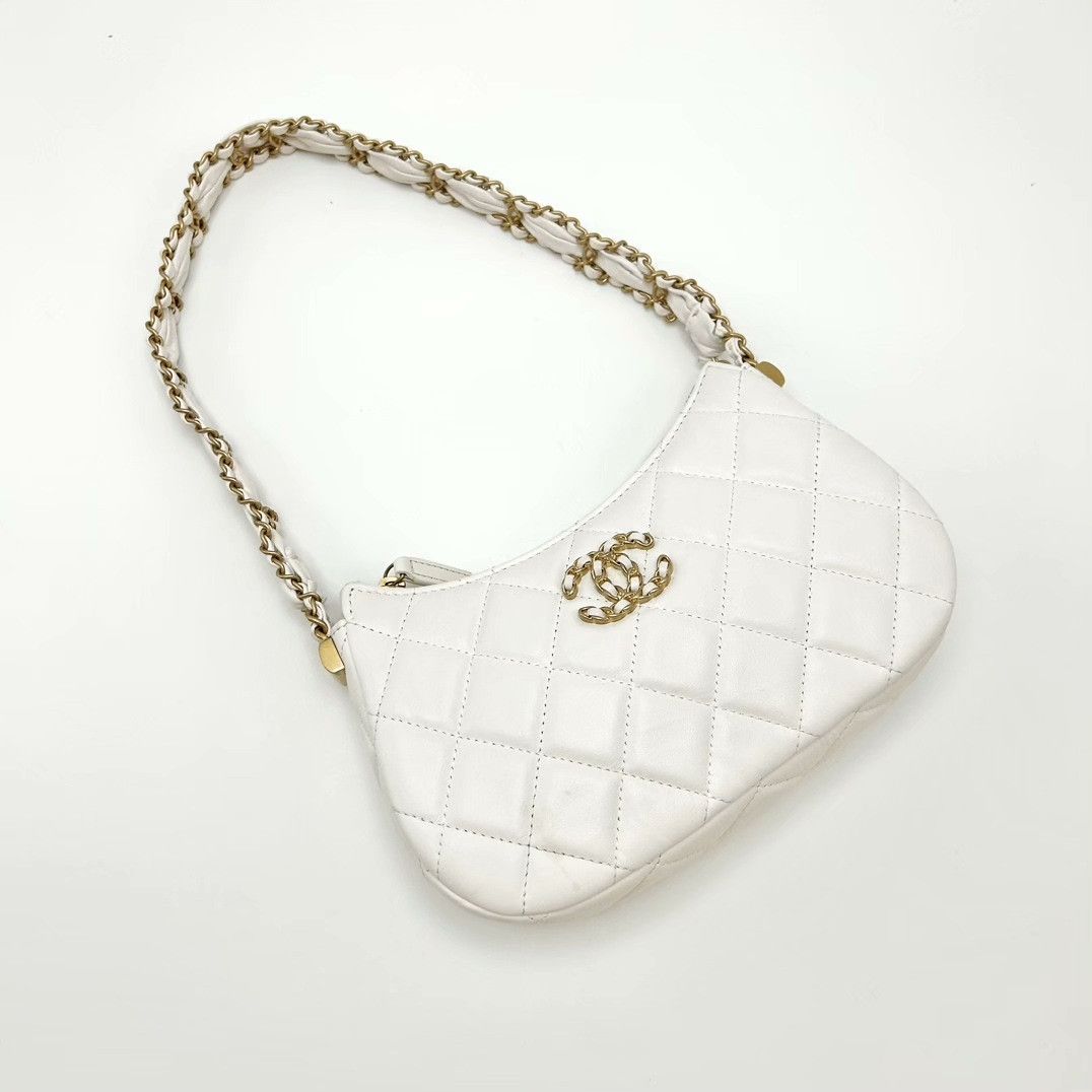 Chanel Pre-loved Bag Very good condition Size ONE SIZE - 4 Thumbnail
