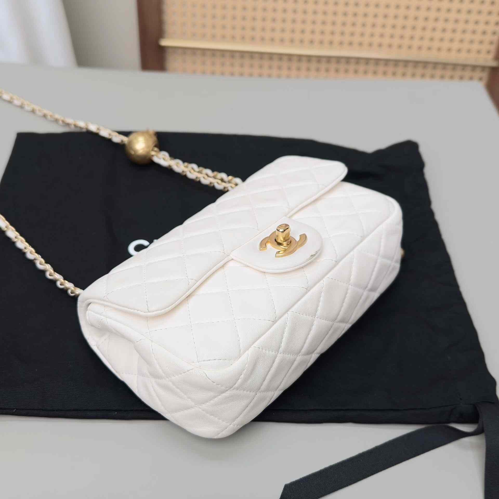 Chanel Pre-loved Bag Very good condition Size ONE SIZE - 3 Thumbnail