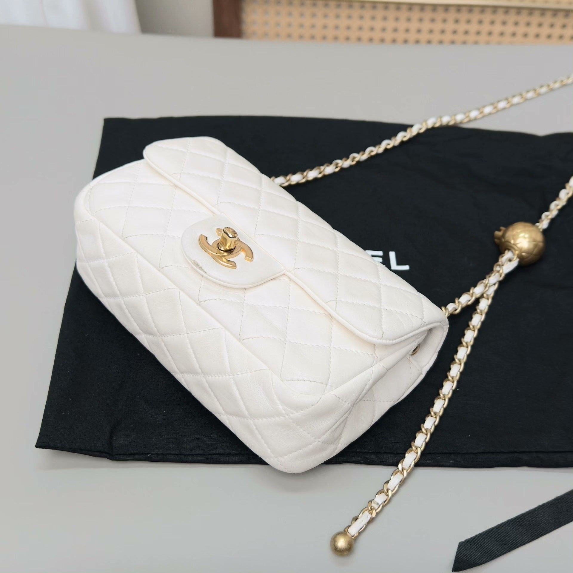 Chanel Pre-loved Bag Very good condition Size ONE SIZE - 4 Thumbnail