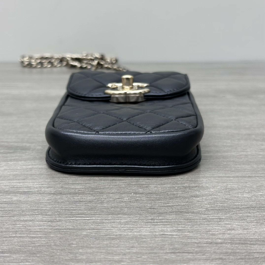 Chanel Pre-loved Bag Very good condition Size ONE SIZE - 5 Thumbnail