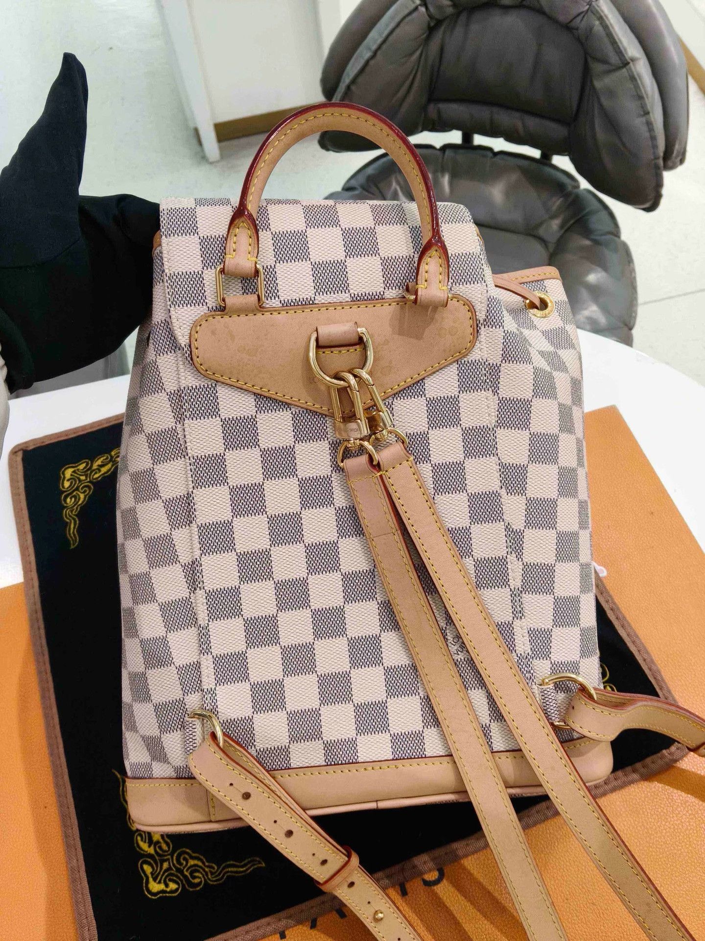 Louis Vuitton Pre-loved Bag Very good condition Size ONE SIZE - 2 Thumbnail