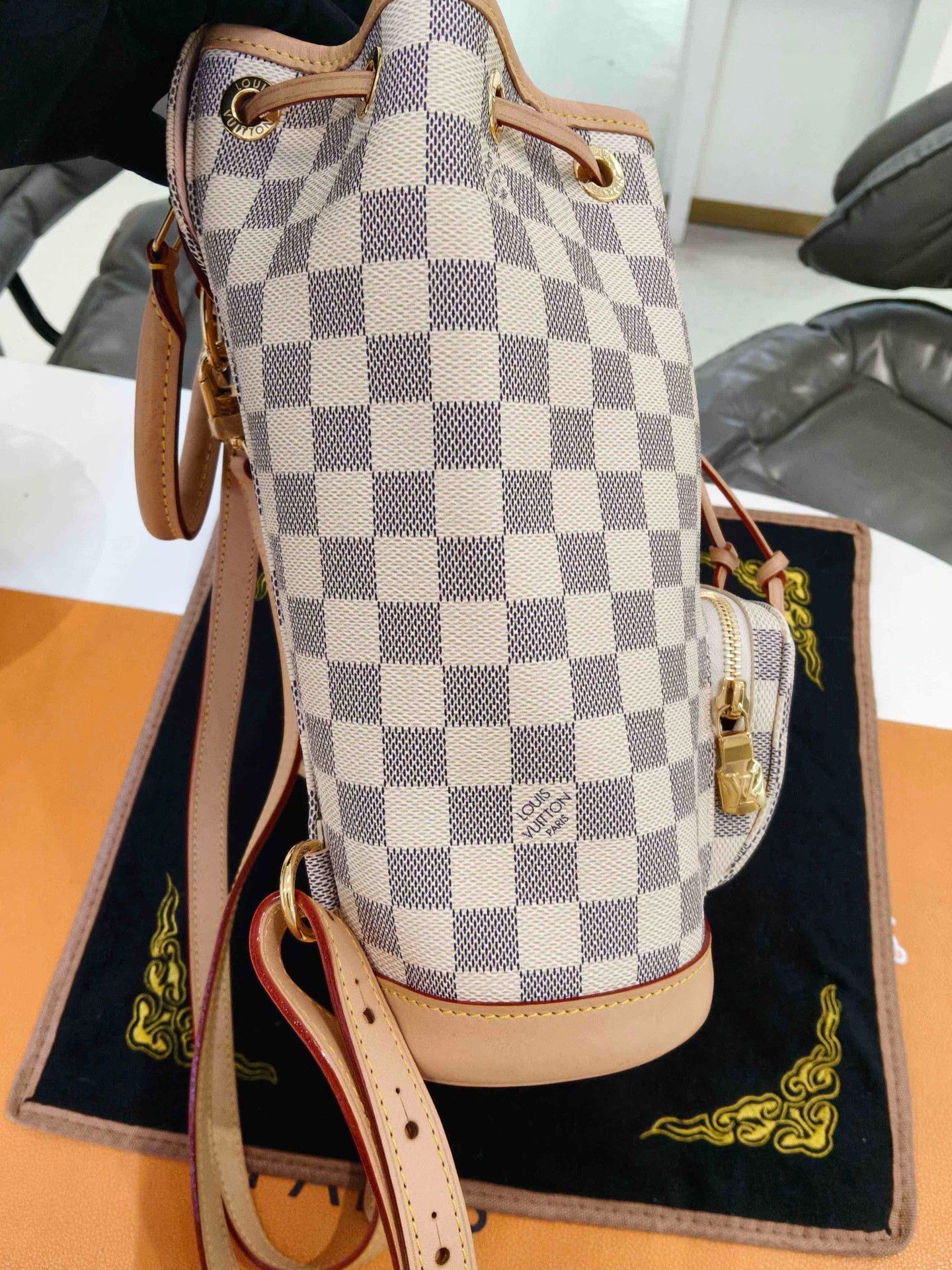 Louis Vuitton Pre-loved Bag Very good condition Size ONE SIZE - 4 Thumbnail