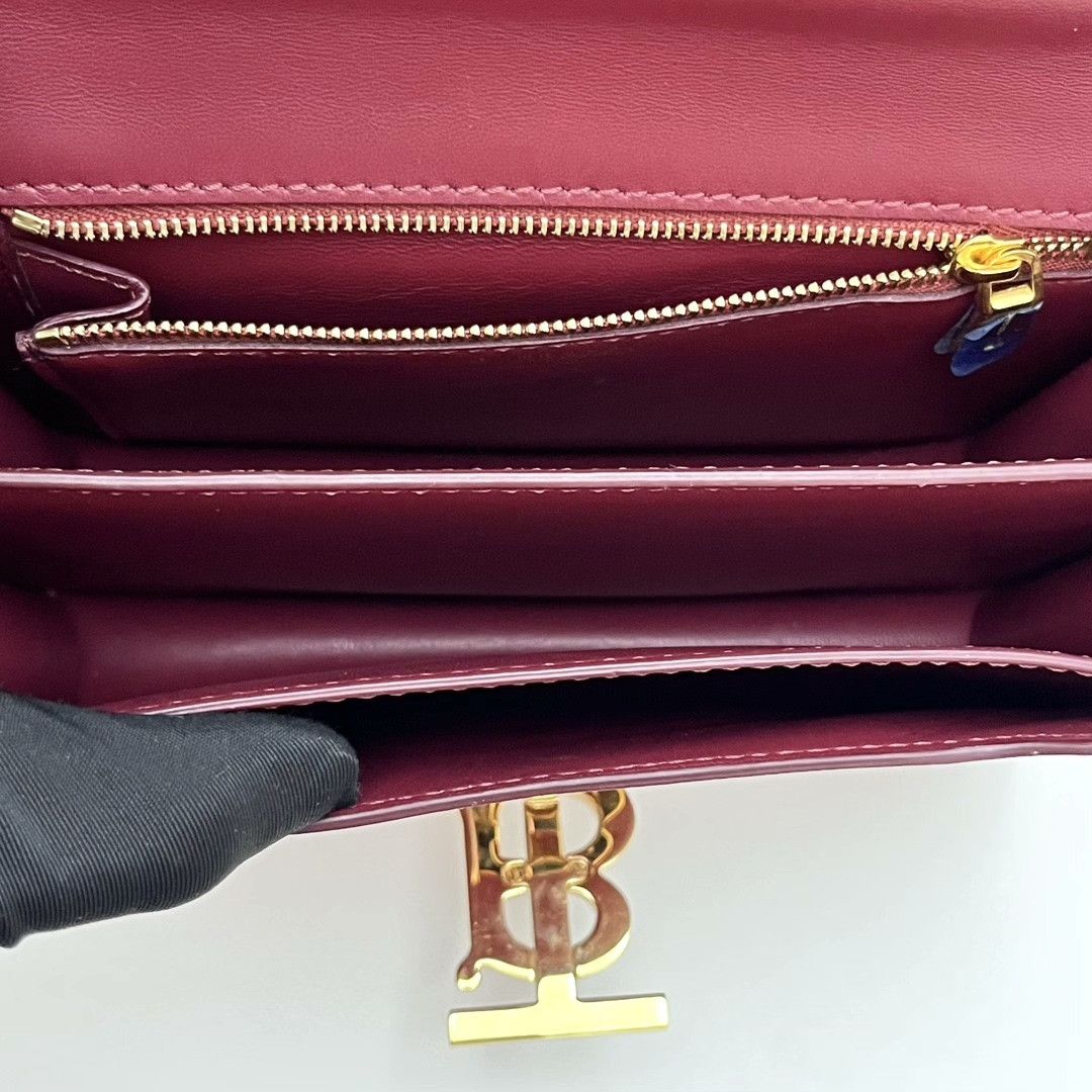 Burberry Pre-loved Bag Very good condition Size ONE SIZE - 6 Thumbnail