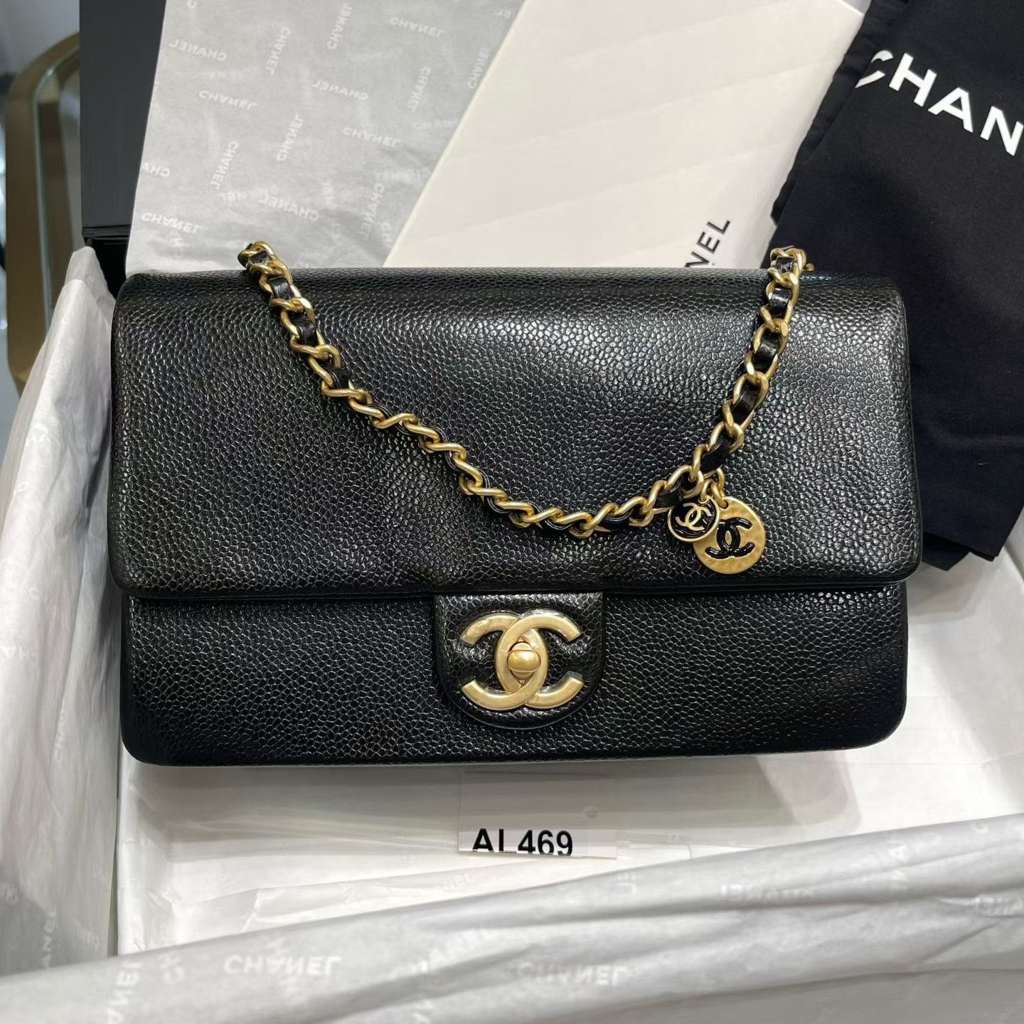Chanel Pre-loved Bag Very good condition Size ONE SIZE - 2 Thumbnail