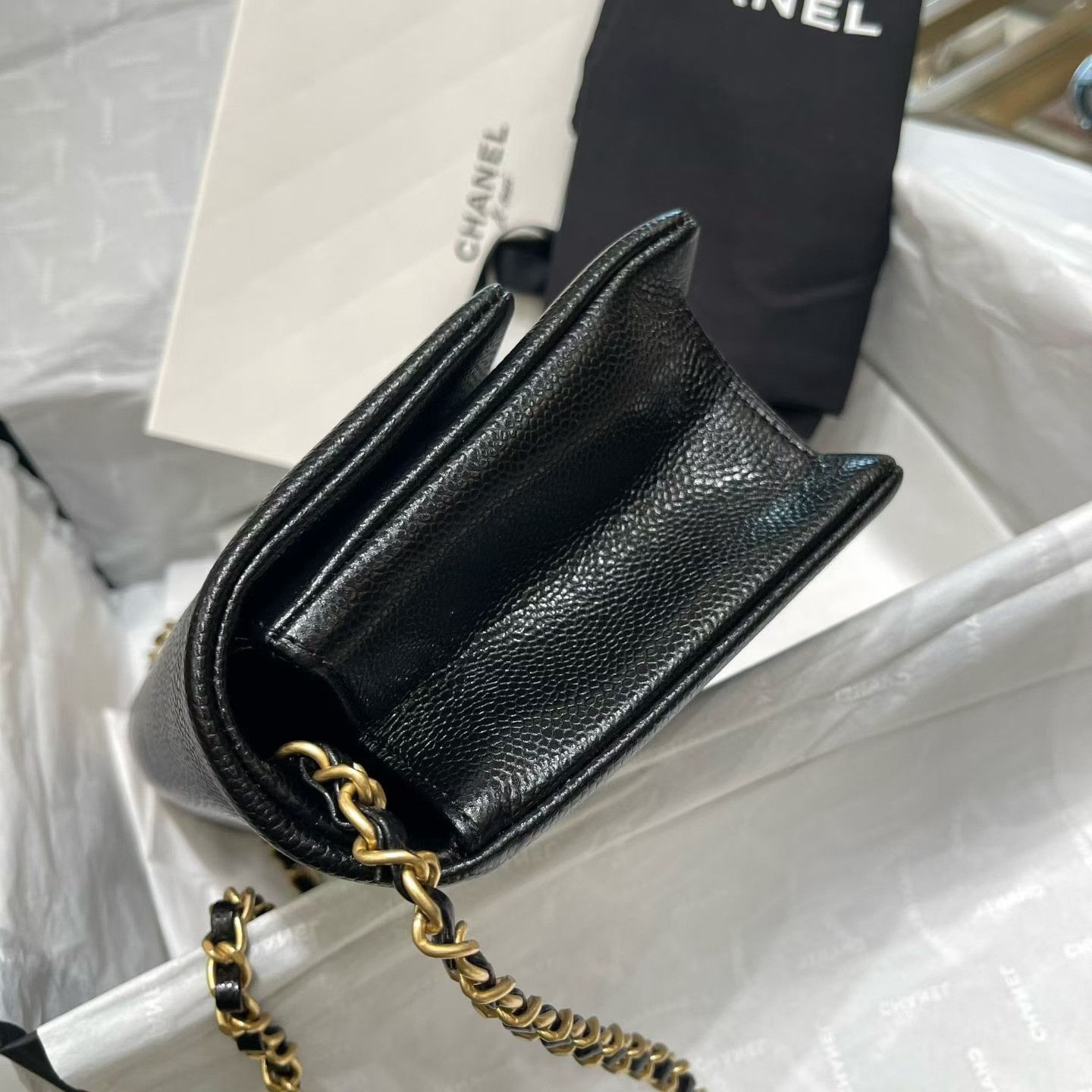 Chanel Pre-loved Bag Very good condition Size ONE SIZE - 5 Thumbnail