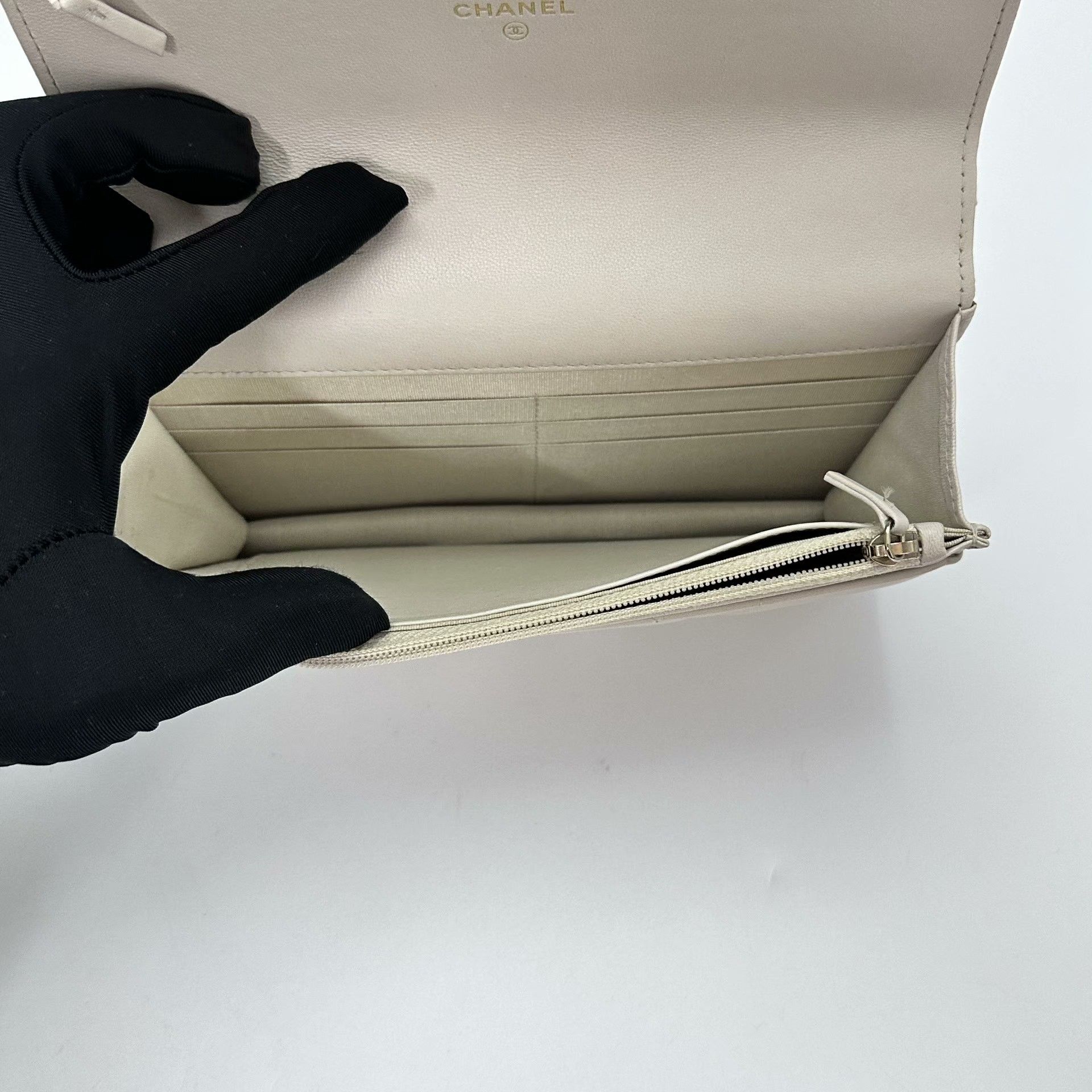 Chanel Pre-loved Bag Very good condition Size ONE SIZE - 6 Thumbnail
