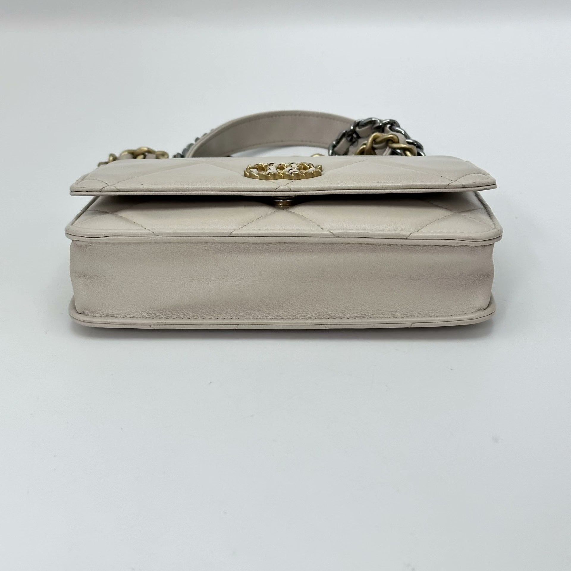 Chanel Pre-loved Bag Very good condition Size ONE SIZE - 5 Thumbnail