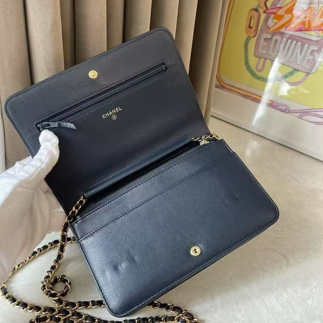Chanel Pre-loved Bag Very good condition Size ONE SIZE - 5 Thumbnail