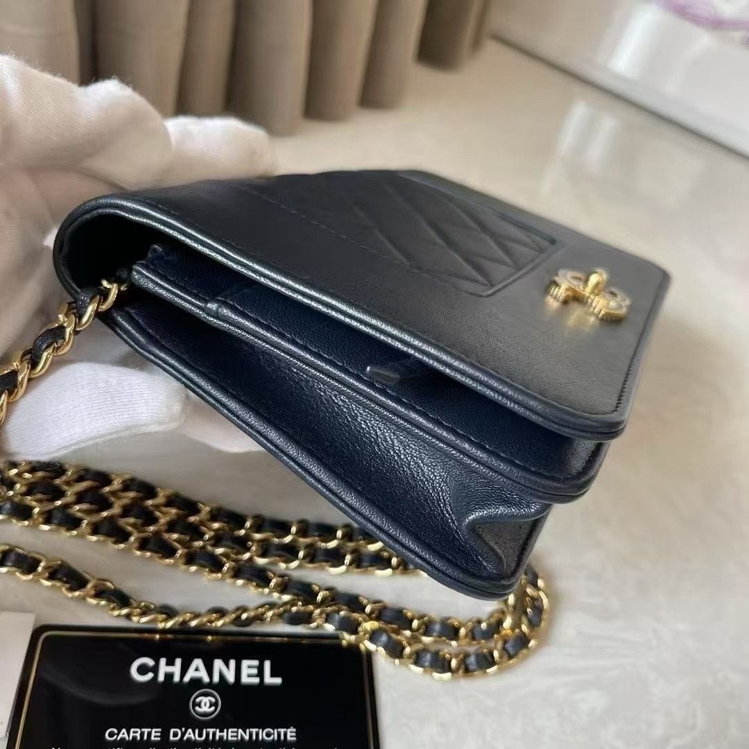 Chanel Pre-loved Bag Very good condition Size ONE SIZE - 4 Thumbnail