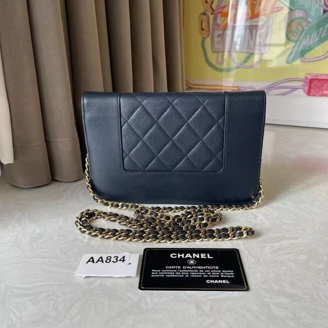 Chanel Pre-loved Bag Very good condition Size ONE SIZE - 8 Thumbnail