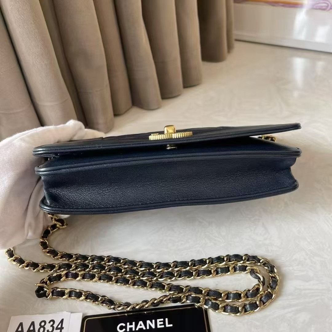 Chanel Pre-loved Bag Very good condition Size ONE SIZE - 3 Thumbnail