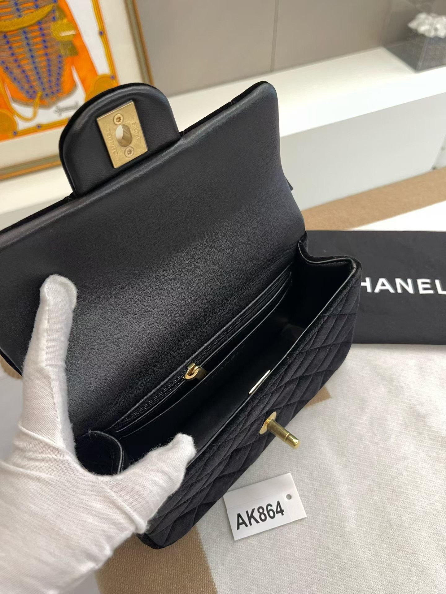 Chanel Pre-loved Bag Very good condition Size ONE SIZE - 9 Thumbnail