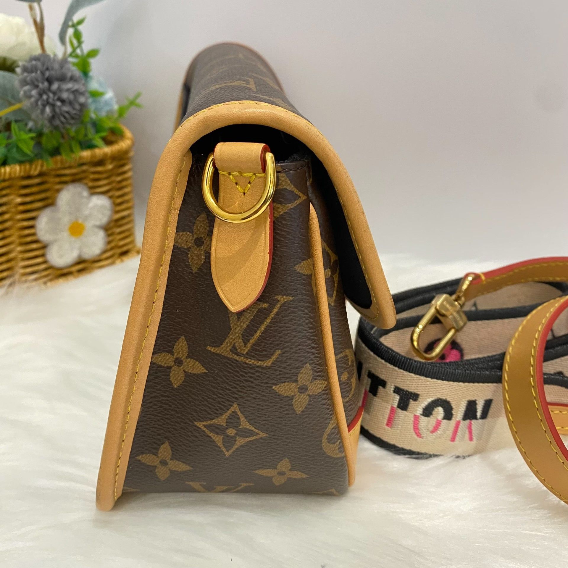 Louis Vuitton Pre-loved Bag Very good condition Size ONE SIZE - 3 Thumbnail
