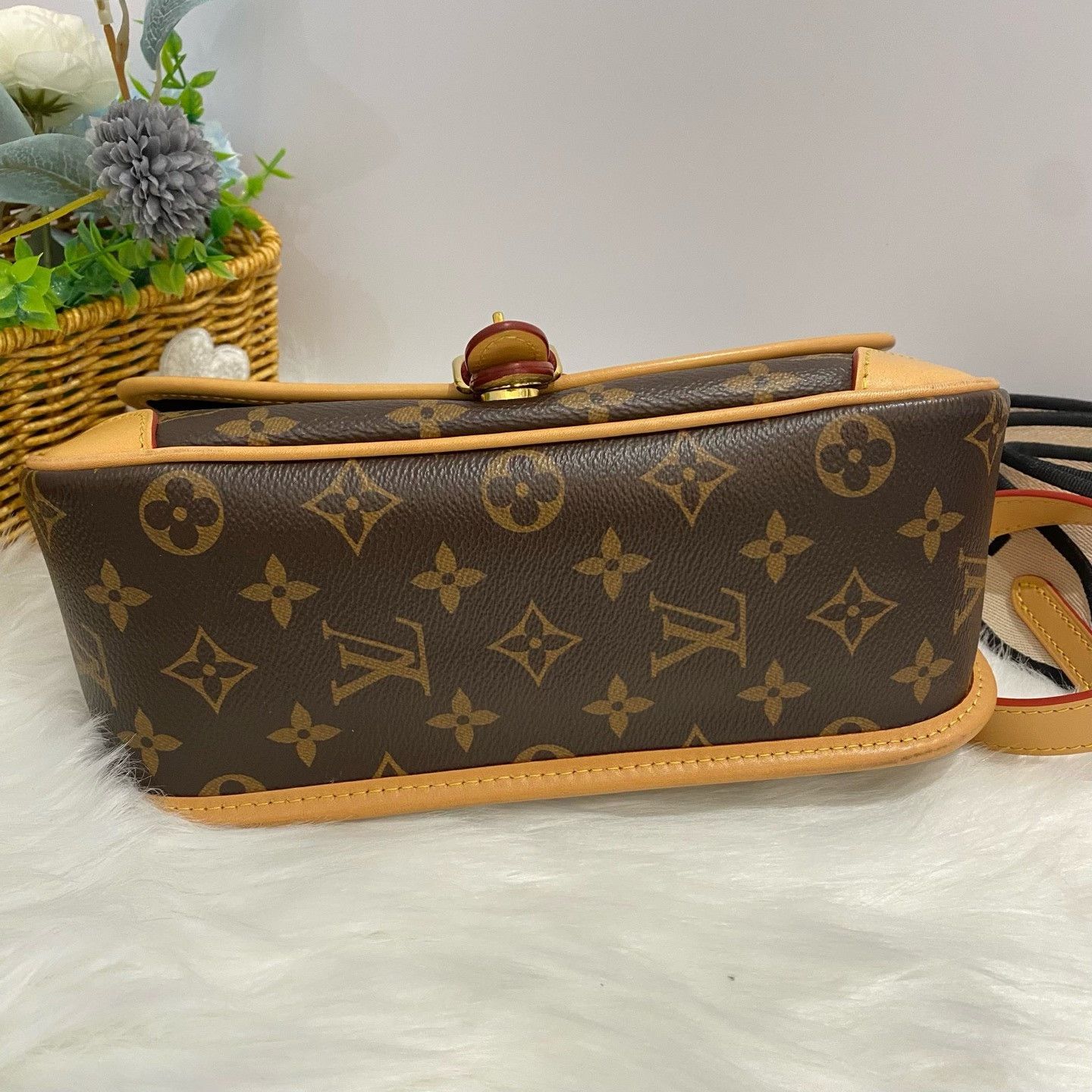 Louis Vuitton Pre-loved Bag Very good condition Size ONE SIZE - 6 Thumbnail