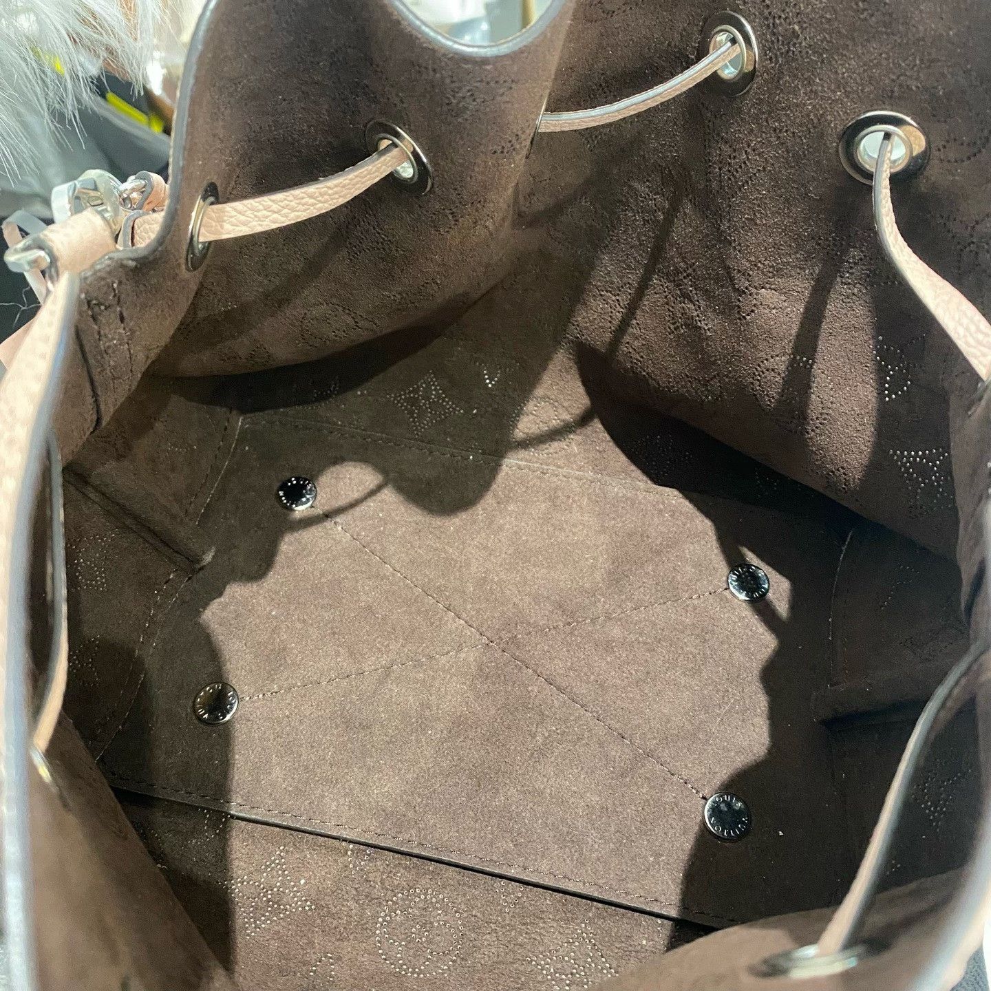 Louis Vuitton Pre-loved Bag Very good condition Size ONE SIZE - 7 Thumbnail