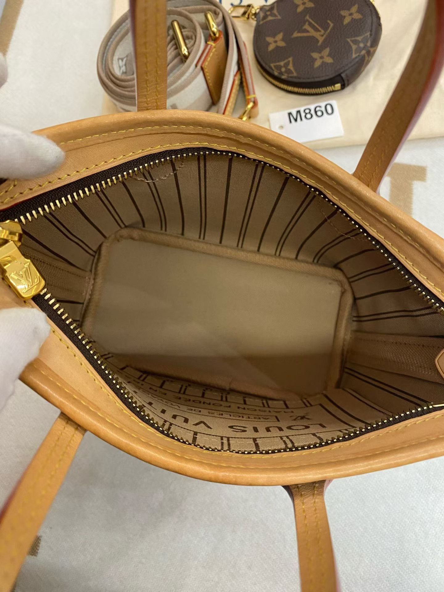 Louis Vuitton Pre-loved Bag Very good condition Size ONE SIZE - 8 Thumbnail