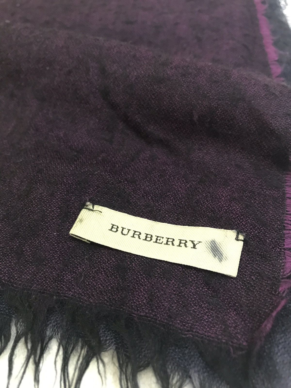 Burberry × Burberry Prorsum BURBERRY LARGE 100% CASHMERE SCARF 28” x 88” Size ONE SIZE - 3 Thumbnail