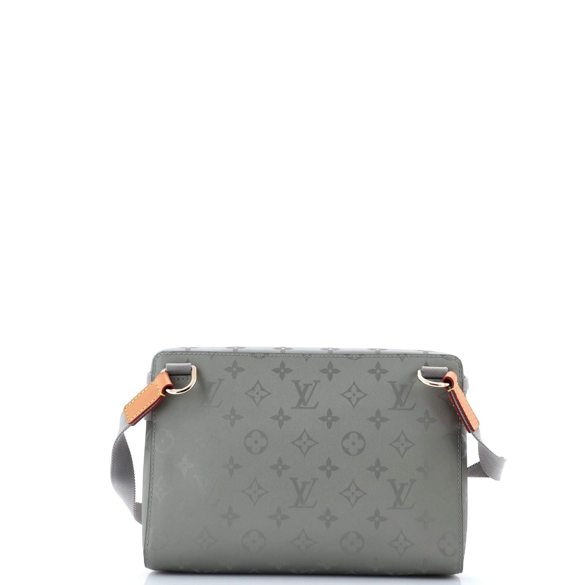 Louis Vuitton Messenger Bag Size ONE SIZE - 3 Thumbnail