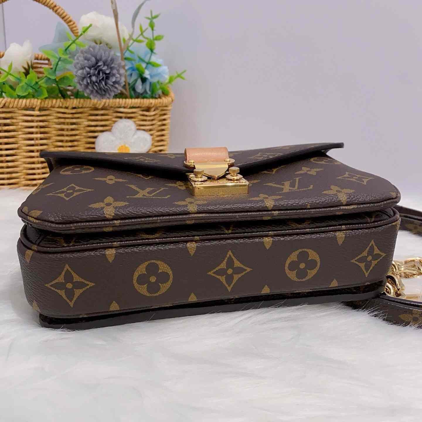 Louis Vuitton Pre-loved Bag Very good condition Size ONE SIZE - 6 Thumbnail