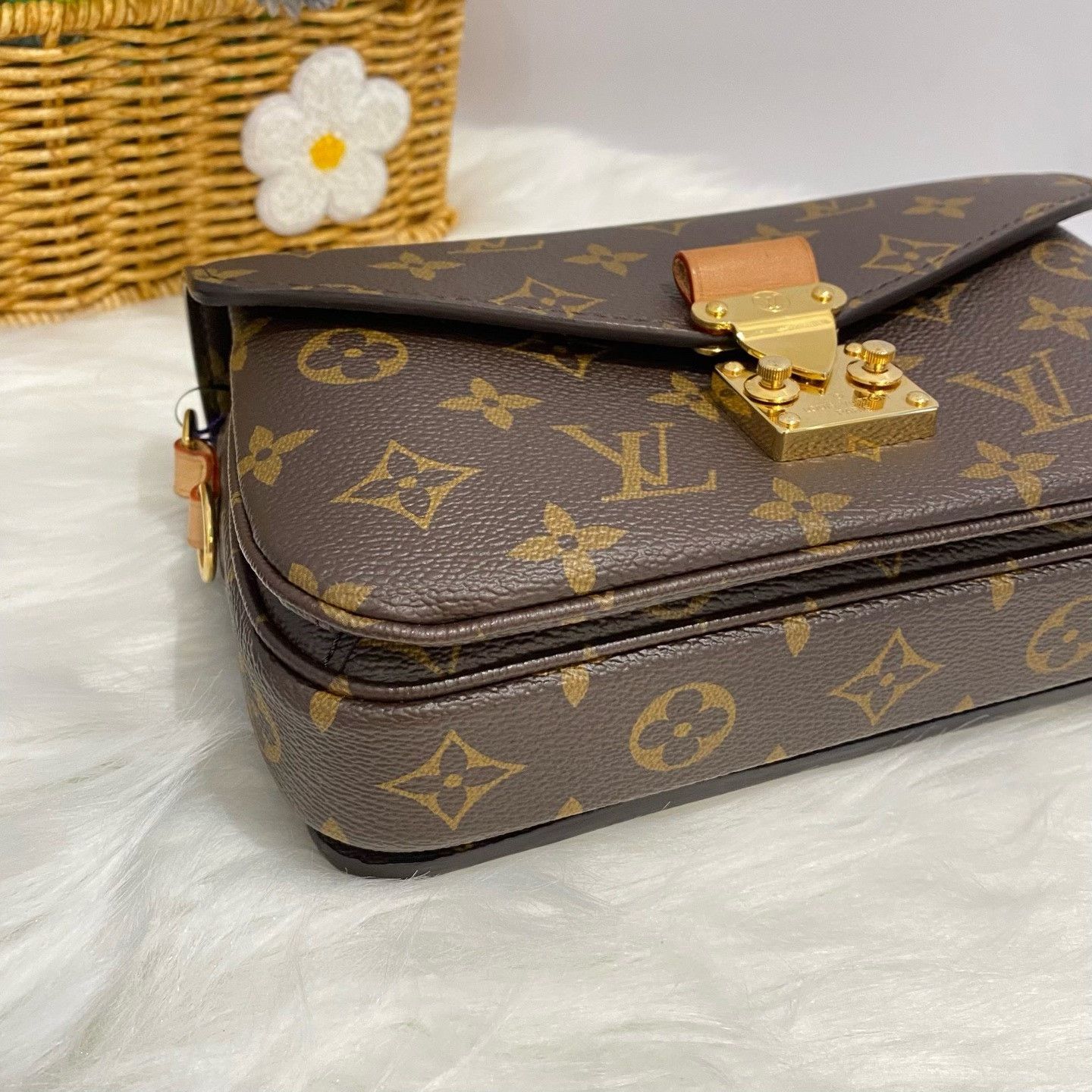 Louis Vuitton Pre-loved Bag Very good condition Size ONE SIZE - 7 Thumbnail