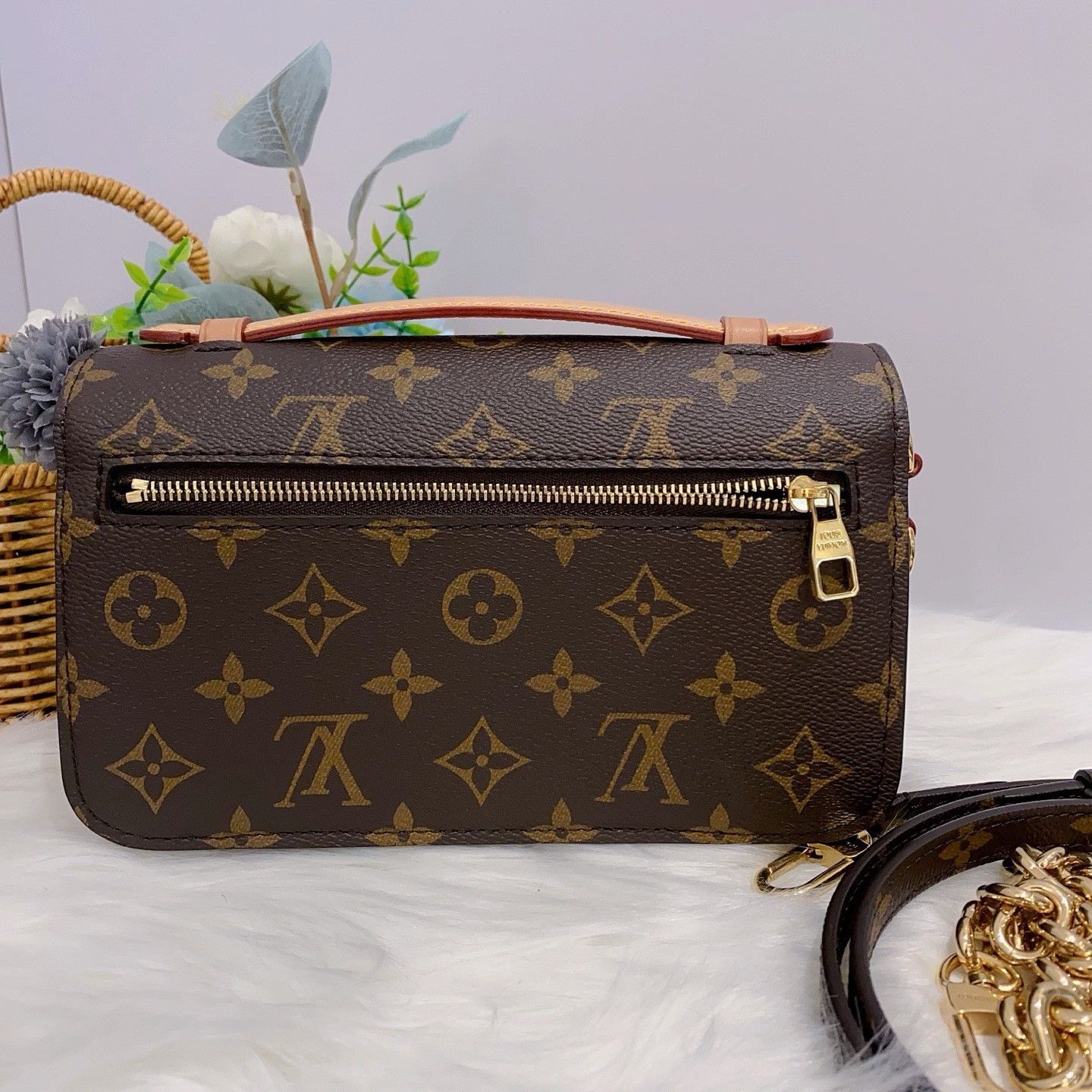 Louis Vuitton Pre-loved Bag Very good condition Size ONE SIZE - 4 Thumbnail