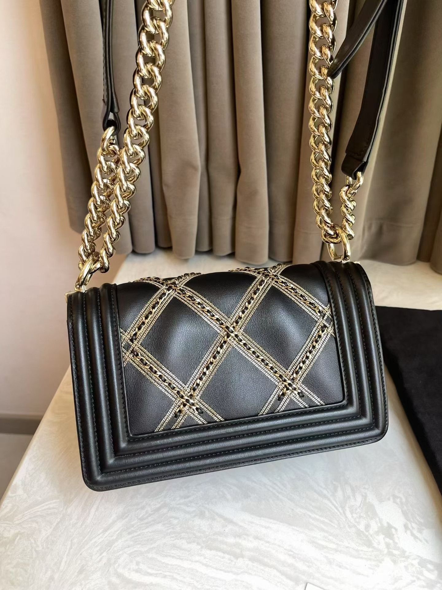 Chanel Pre-loved Bag Very good condition Size ONE SIZE - 5 Thumbnail