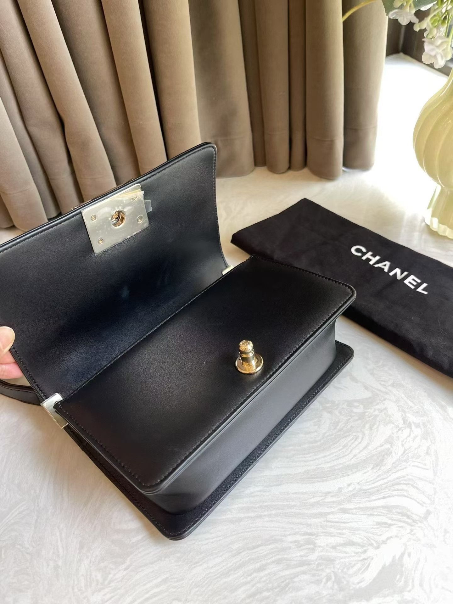 Chanel Pre-loved Bag Very good condition Size ONE SIZE - 7 Thumbnail