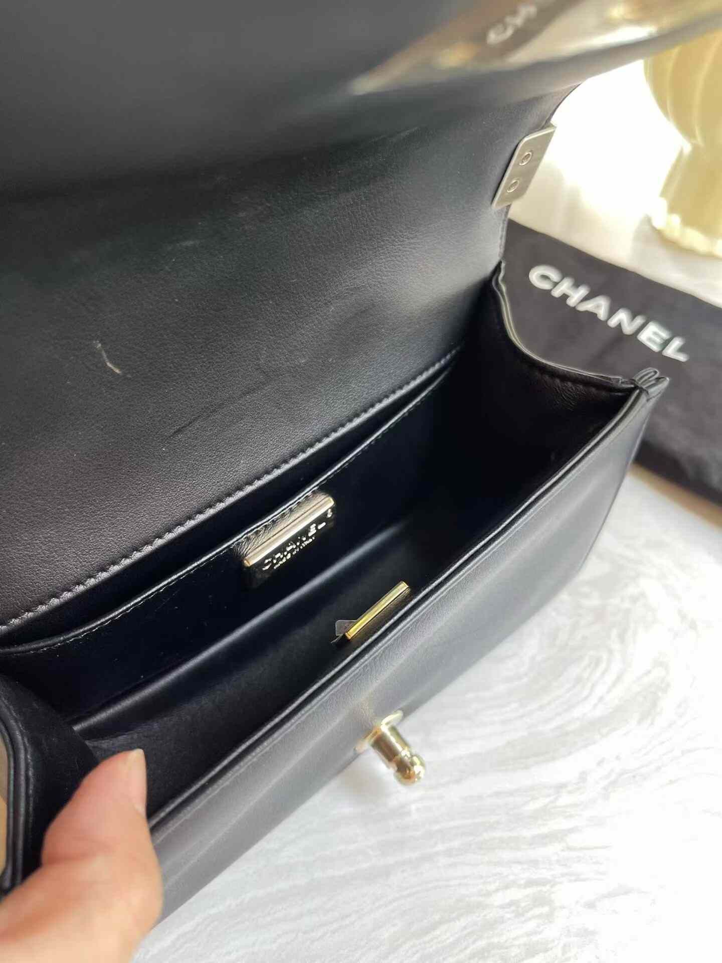 Chanel Pre-loved Bag Very good condition Size ONE SIZE - 8 Thumbnail