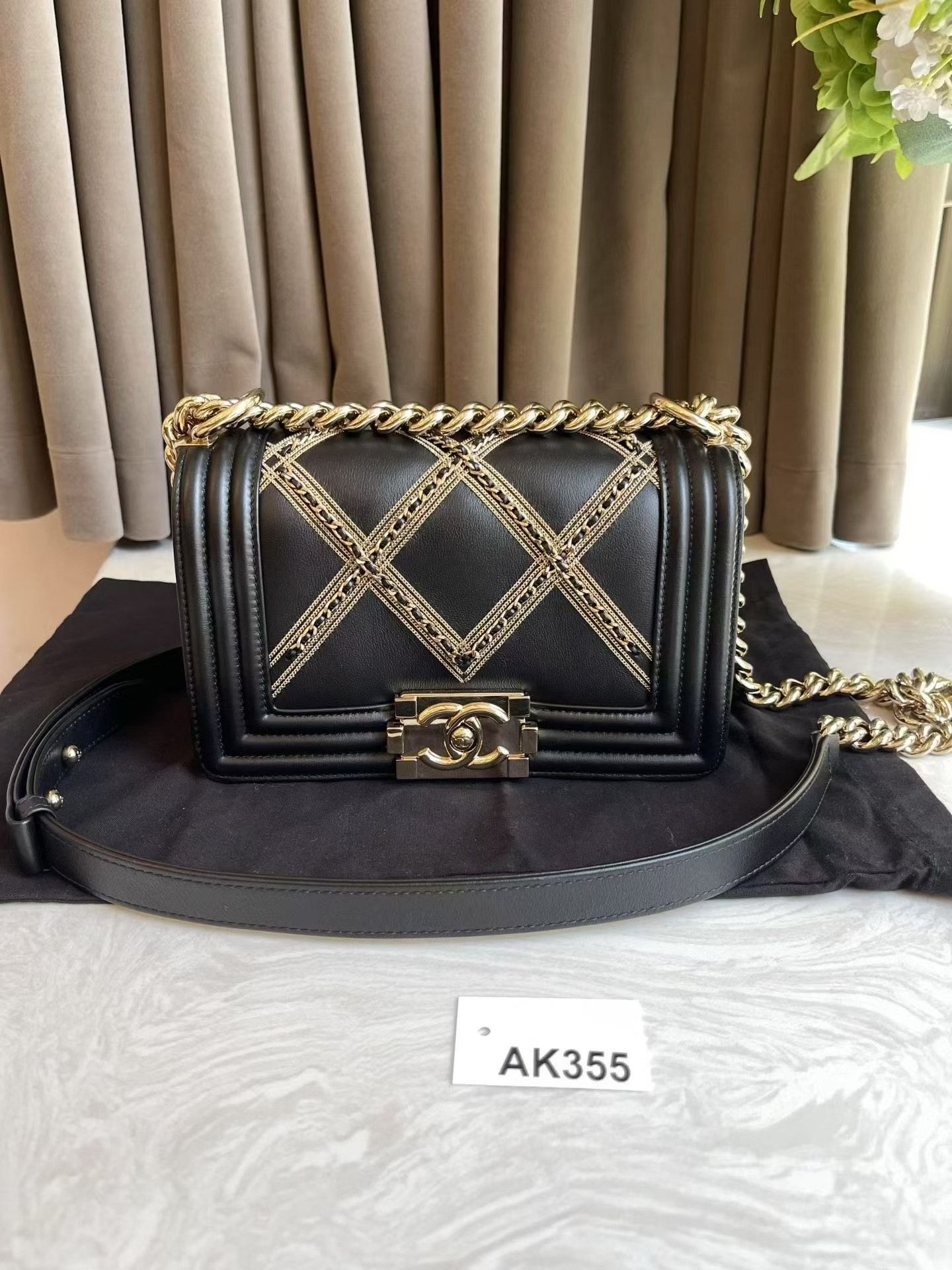 Chanel Pre-loved Bag Very good condition Size ONE SIZE - 2 Thumbnail
