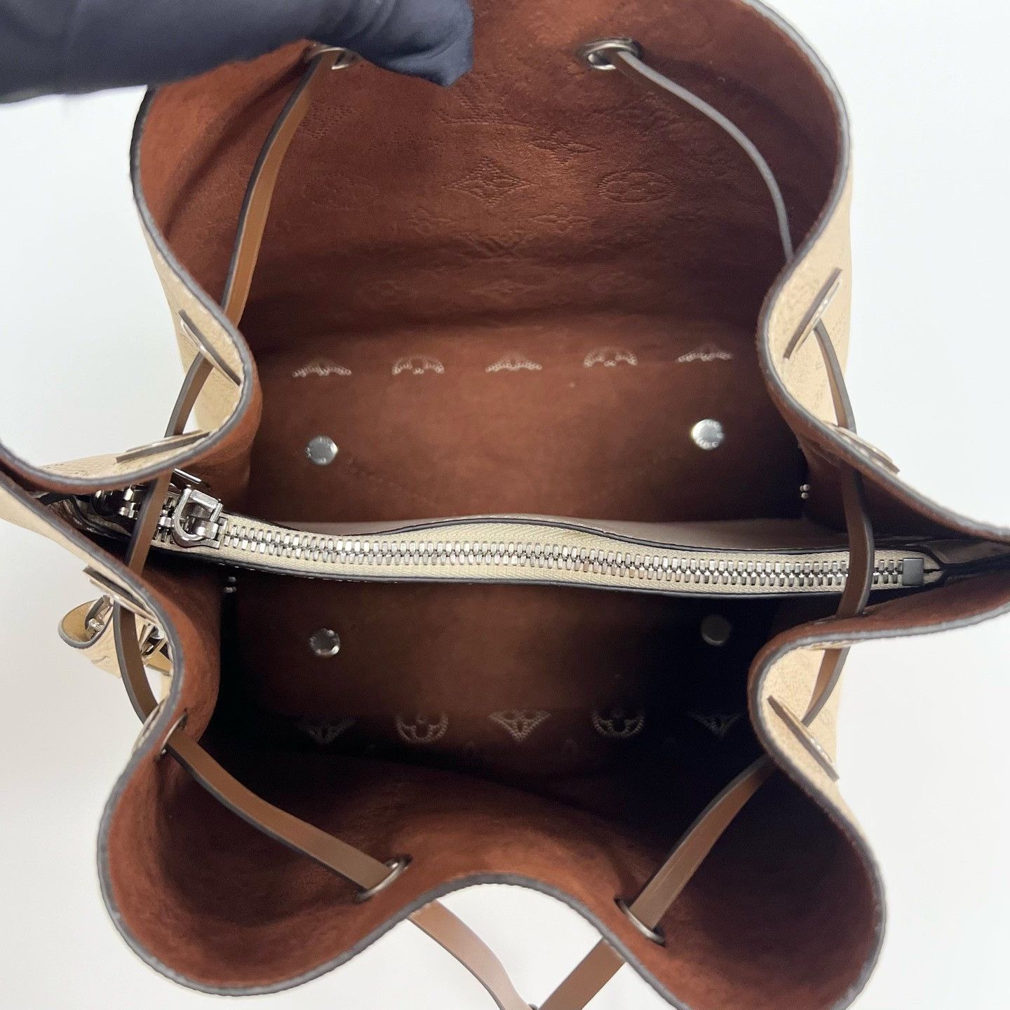 Louis Vuitton Pre-loved Bag Very good condition Size ONE SIZE - 9 Thumbnail