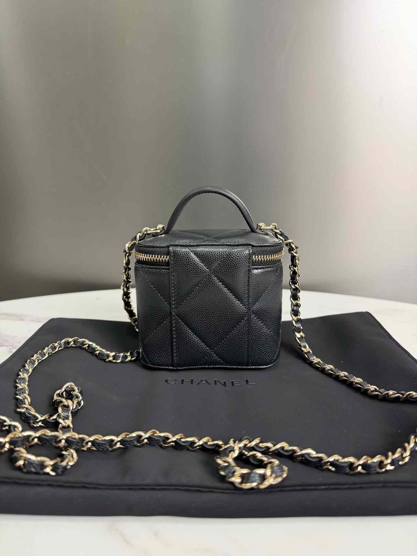 Chanel Pre-loved Bag Very good condition Size ONE SIZE - 3 Thumbnail