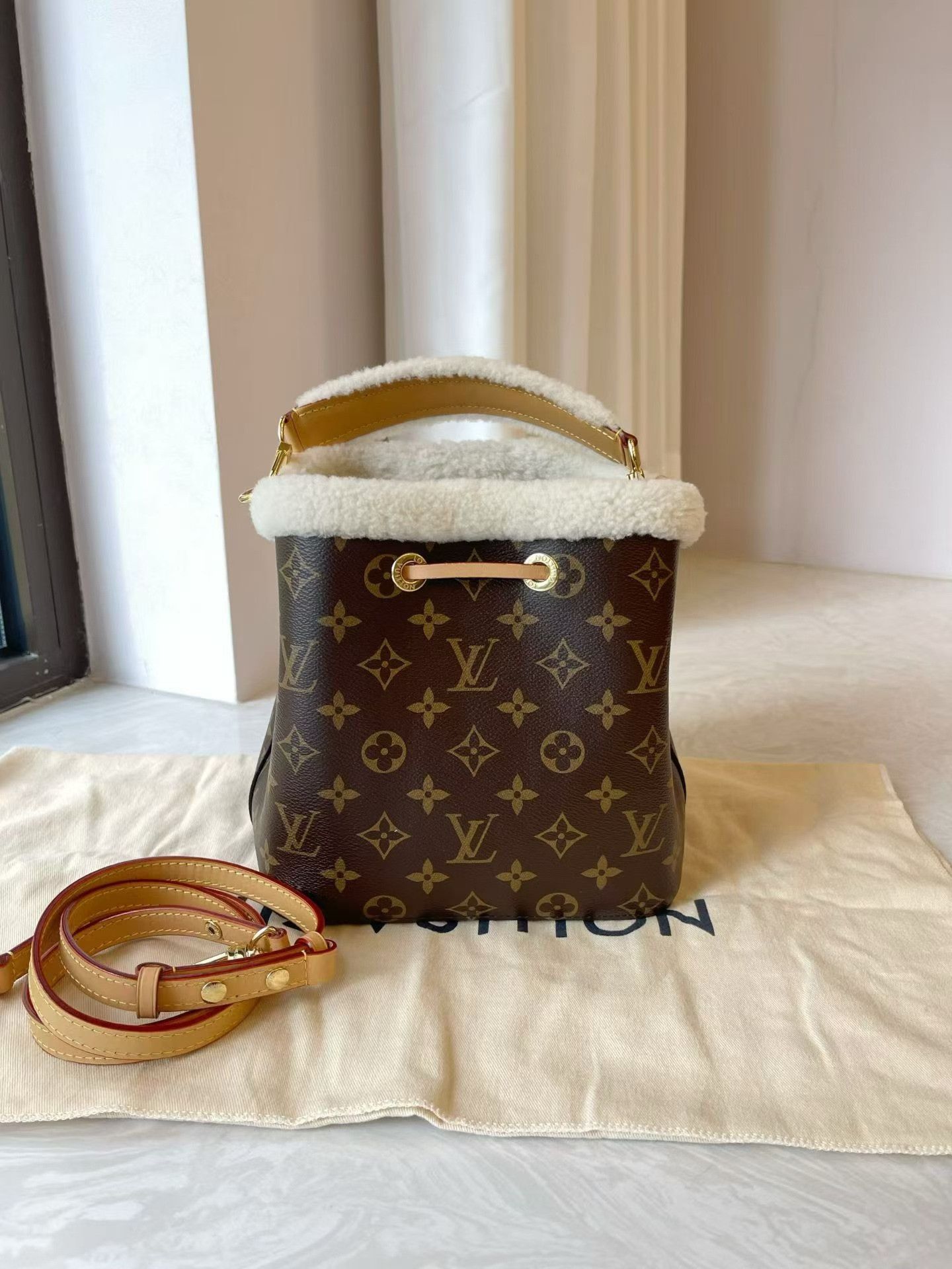 Louis Vuitton Pre-loved Bag Very good condition Size ONE SIZE - 2 Thumbnail