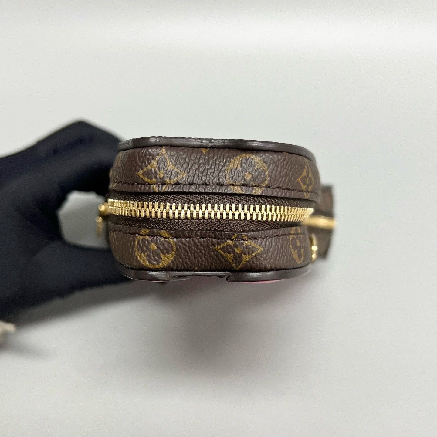 Louis Vuitton Pre-loved Bag Very good condition Size ONE SIZE - 8 Thumbnail