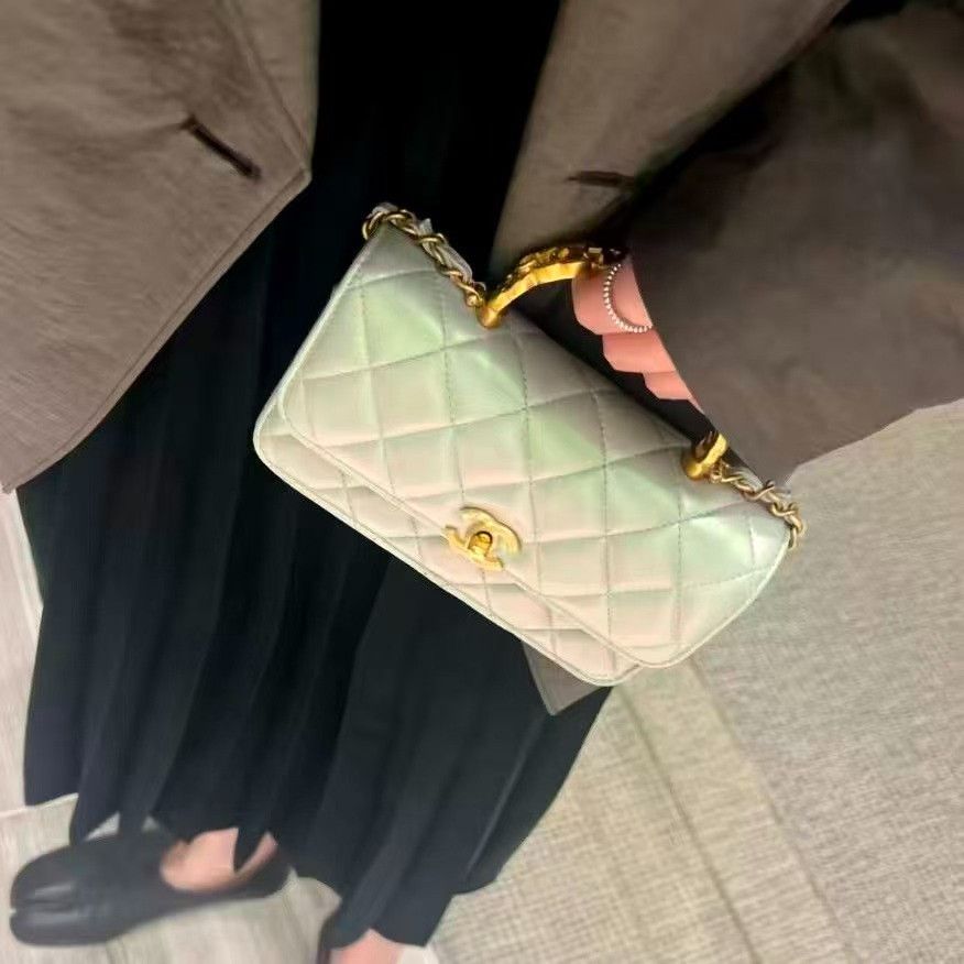 Chanel Pre-loved Bag Very good condition Size ONE SIZE - 5 Thumbnail